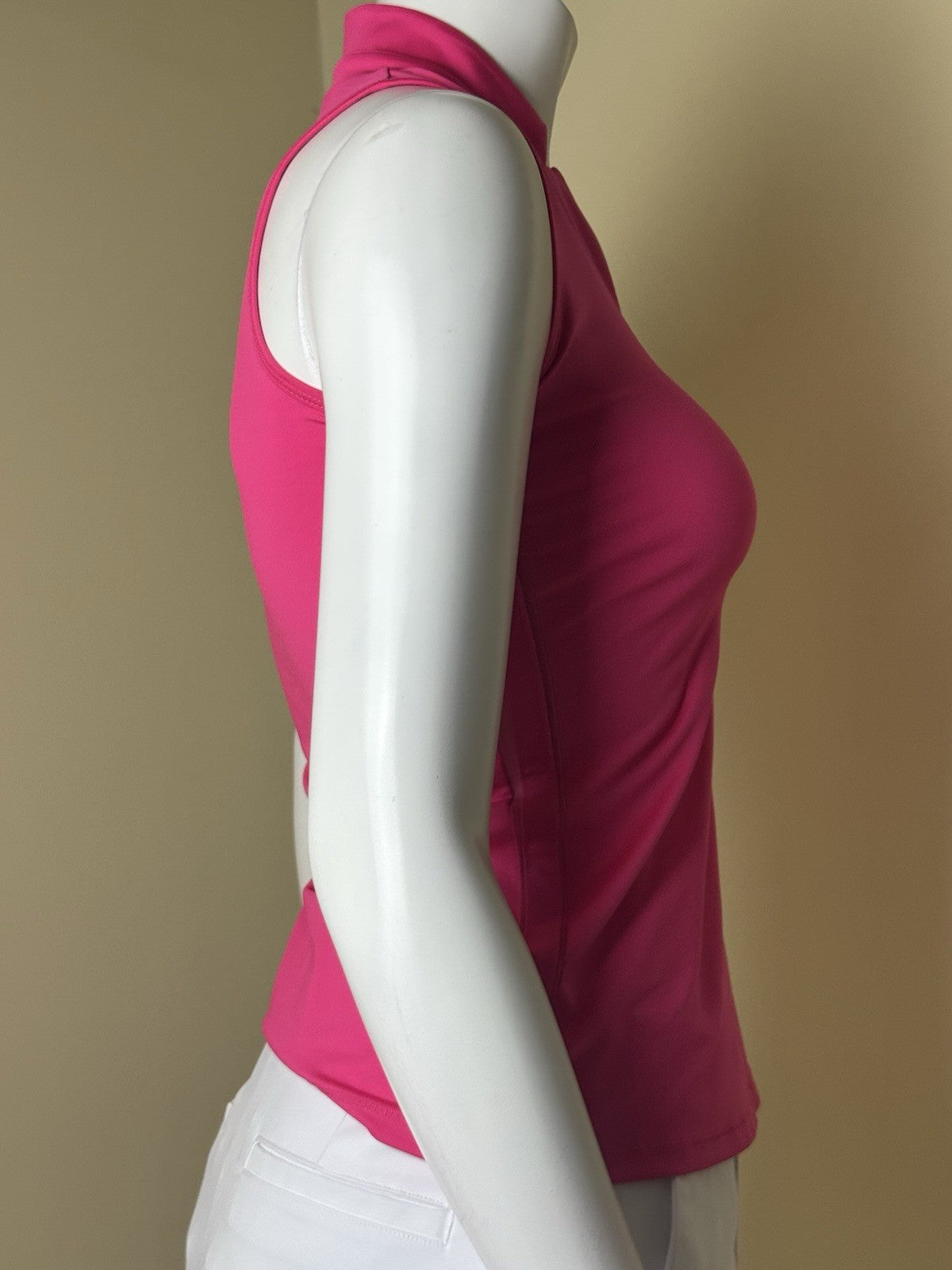 Lucky In Love Women’s Sleeveless Tennis Golf Shirt Sz XS.     (B.161)