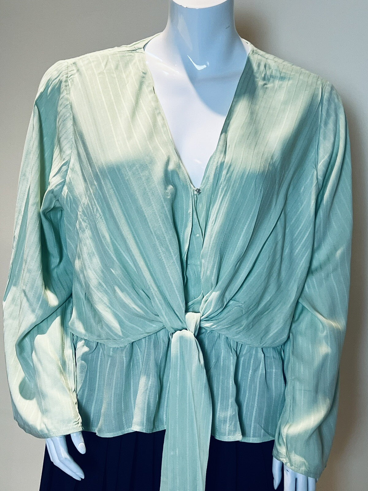 Forgotten Grace Women's Layered Front Tie Lone Ruffled Sleeve Top Size 3X (9)