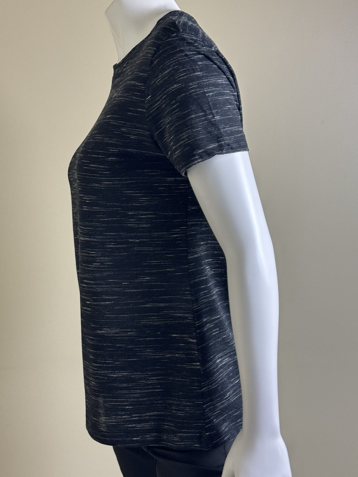 Nike Dri-fit Women’s Golf Shirt Sz M.    (B.135)