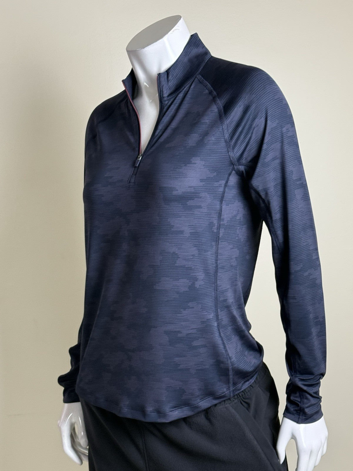 Puma Women's Golf Camo Sweatshirt Size S    (B.172)