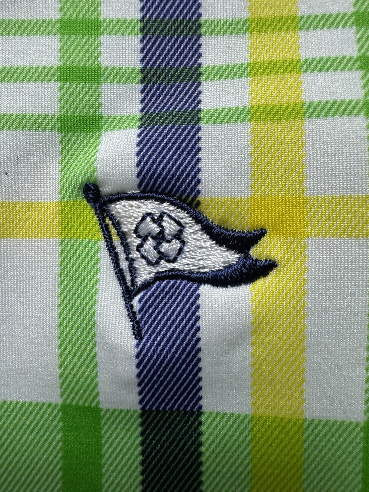 KINONA Women’s Sleeveless Golf Plaid Shirt Sz XS.   (B.130)