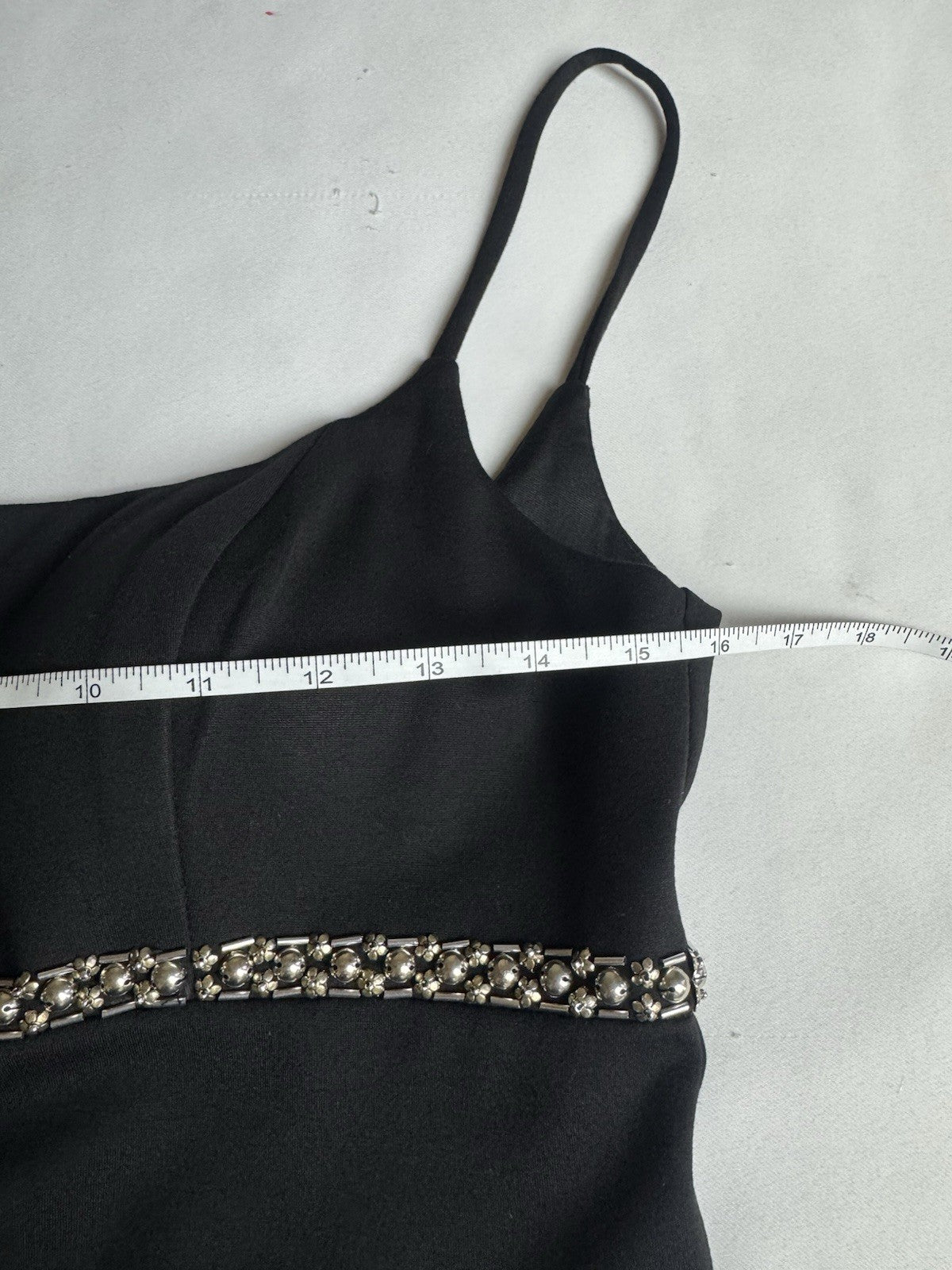 MAC DUGGAL Black Rhinestone Dress.Size 4.     (B.168)