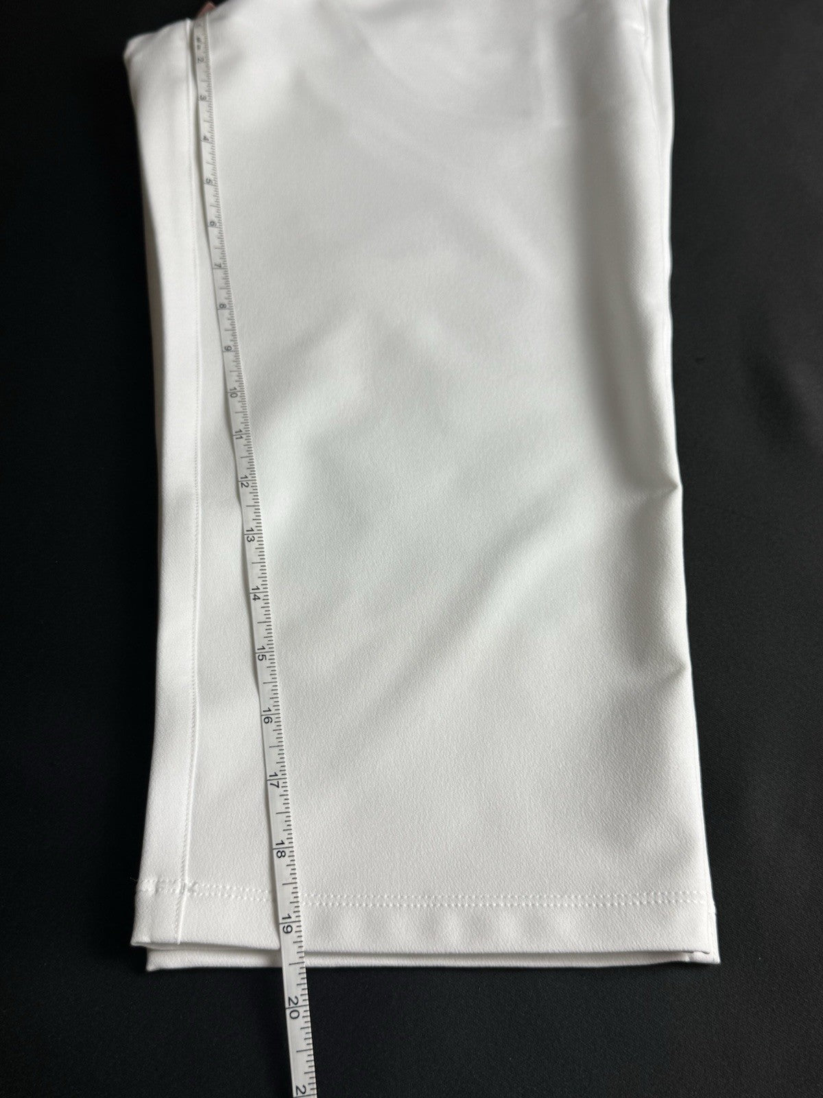 Puma Women’s Golf Capri Pants Sz S.   (B.172)