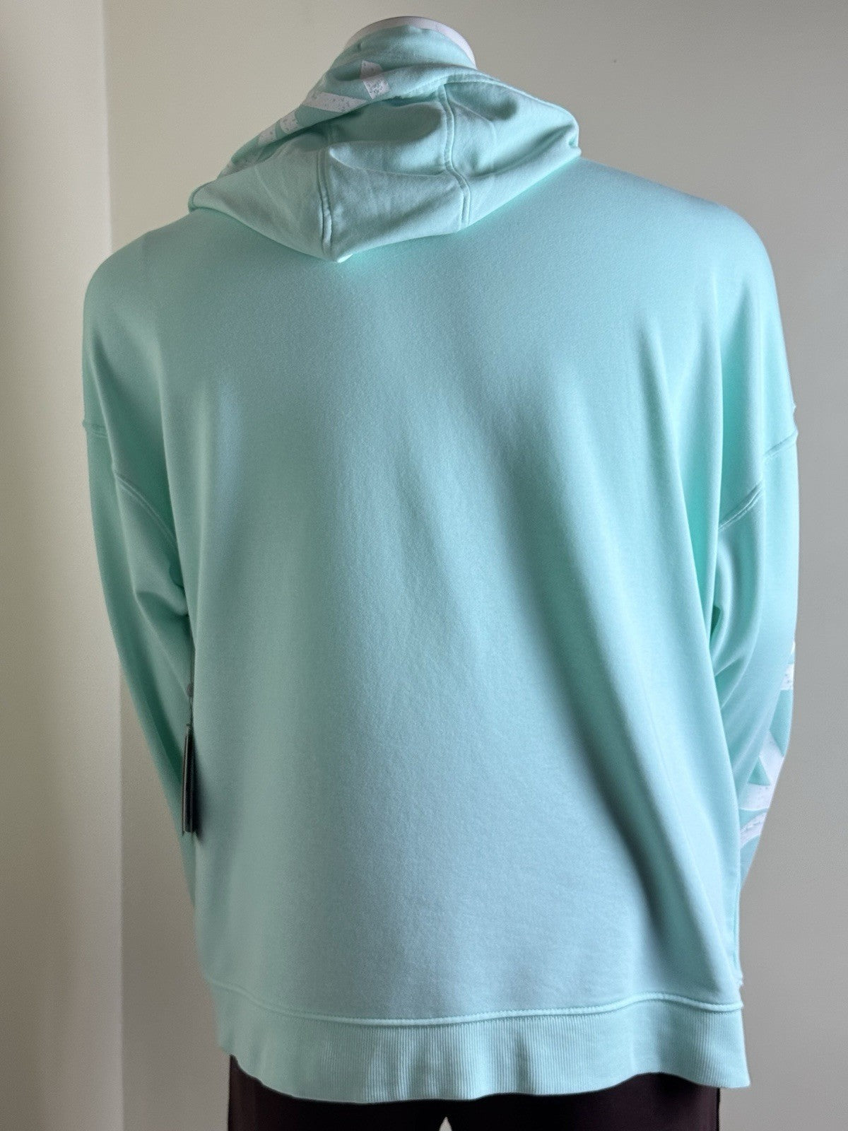 $79 DKNY Women’s logo Hooded Sweater Size XL.      (B.191)