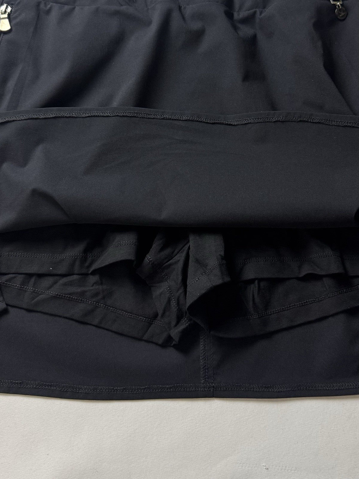 Anatomie Women’s Black Skort Sz L.    (B.160)