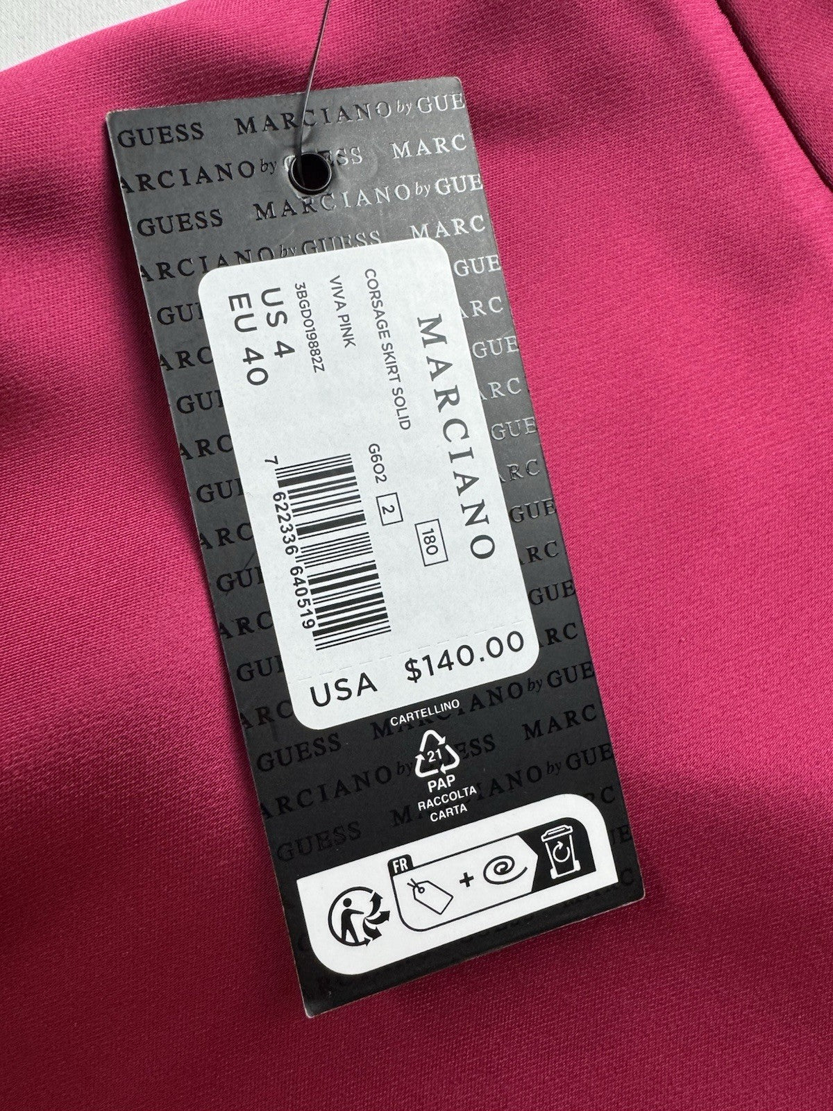 $140 Guess by Marciano Women’s Boldly Blooming Gathered Skirt Sz 4.      (B.156)