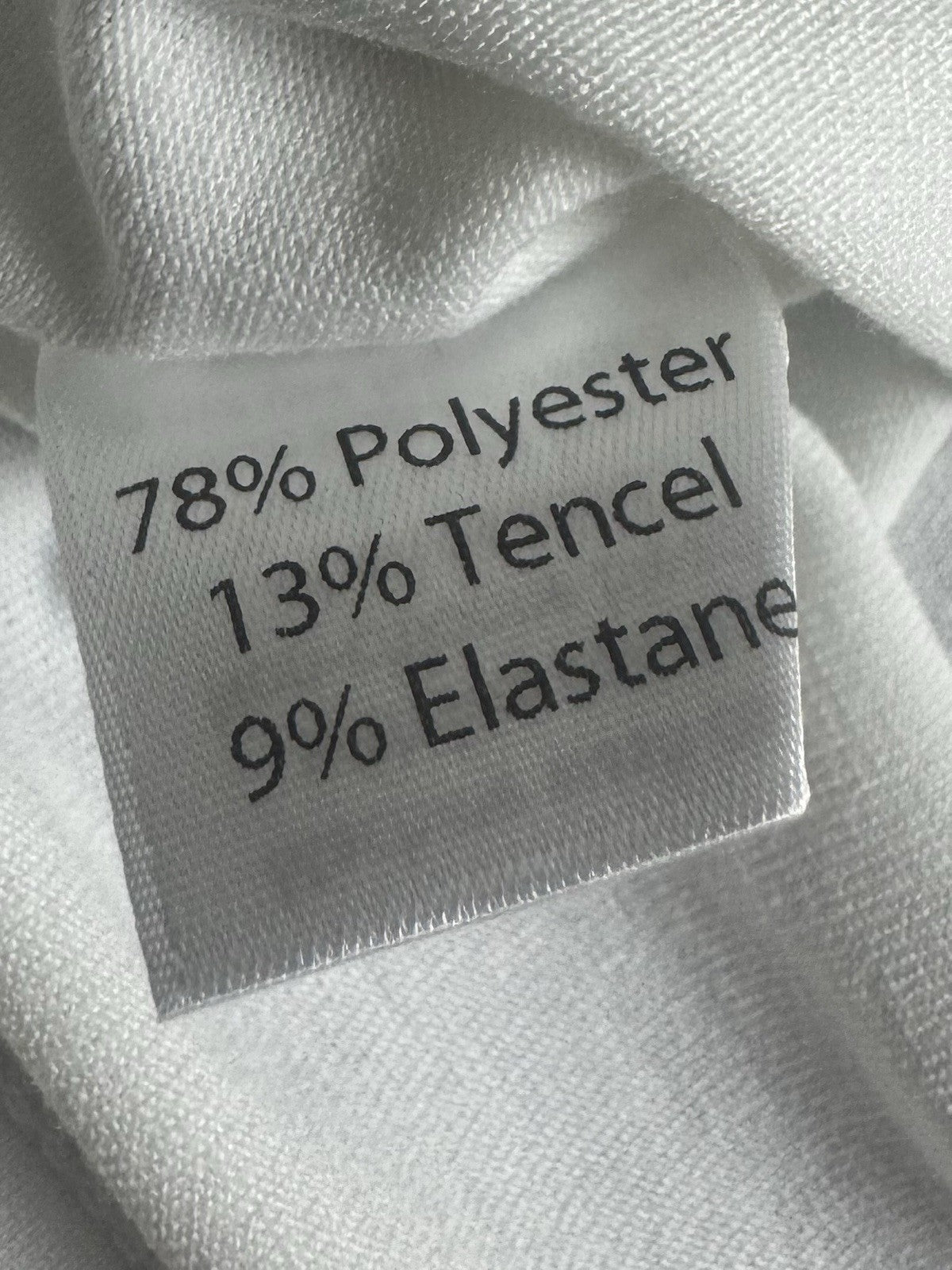 Redvanly Women’s Polo Shirt White w/blue Sz L.    (B.159)