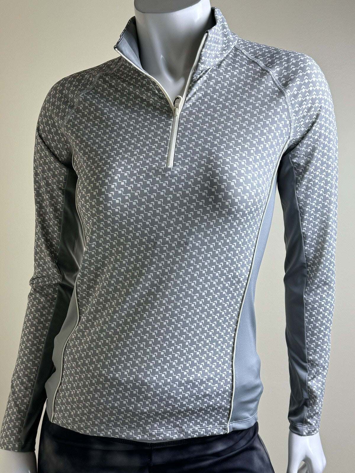 $148 Ralph Lauren Women’s Golf Sweatshirt Sz XS.  (B.102)