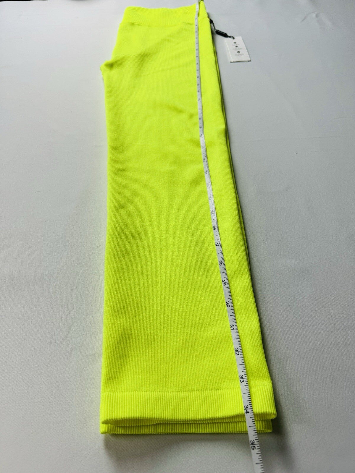 $69 Calvin Klein Performance Women’s Neon Leggings Sz XL.     (B.169)