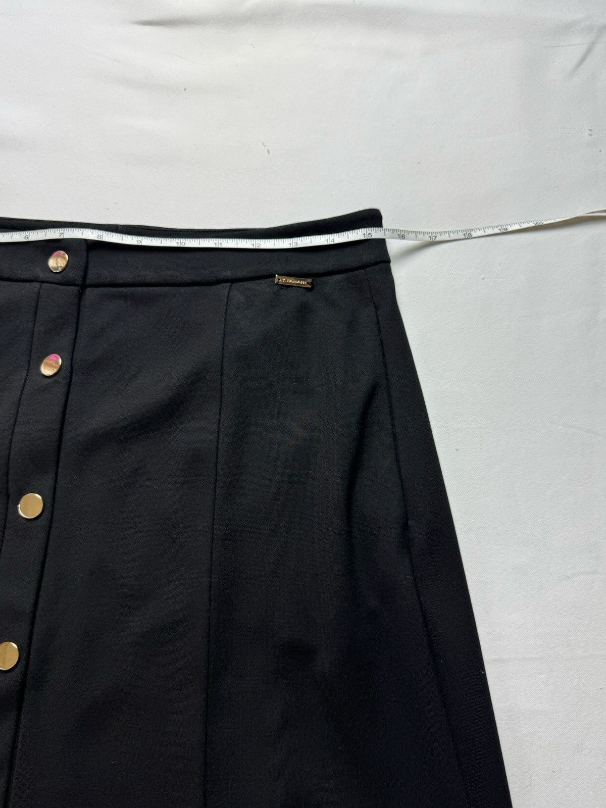 $58 Tahari Women’s Black Button Down Skirt Sz 10.  (B.156)