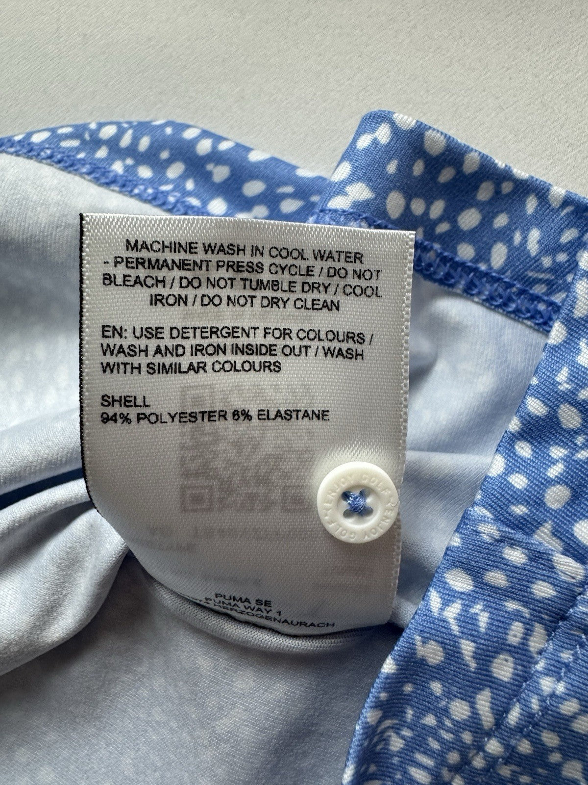 Puma Women’s Golf Shirt Sz S.   (B.165)