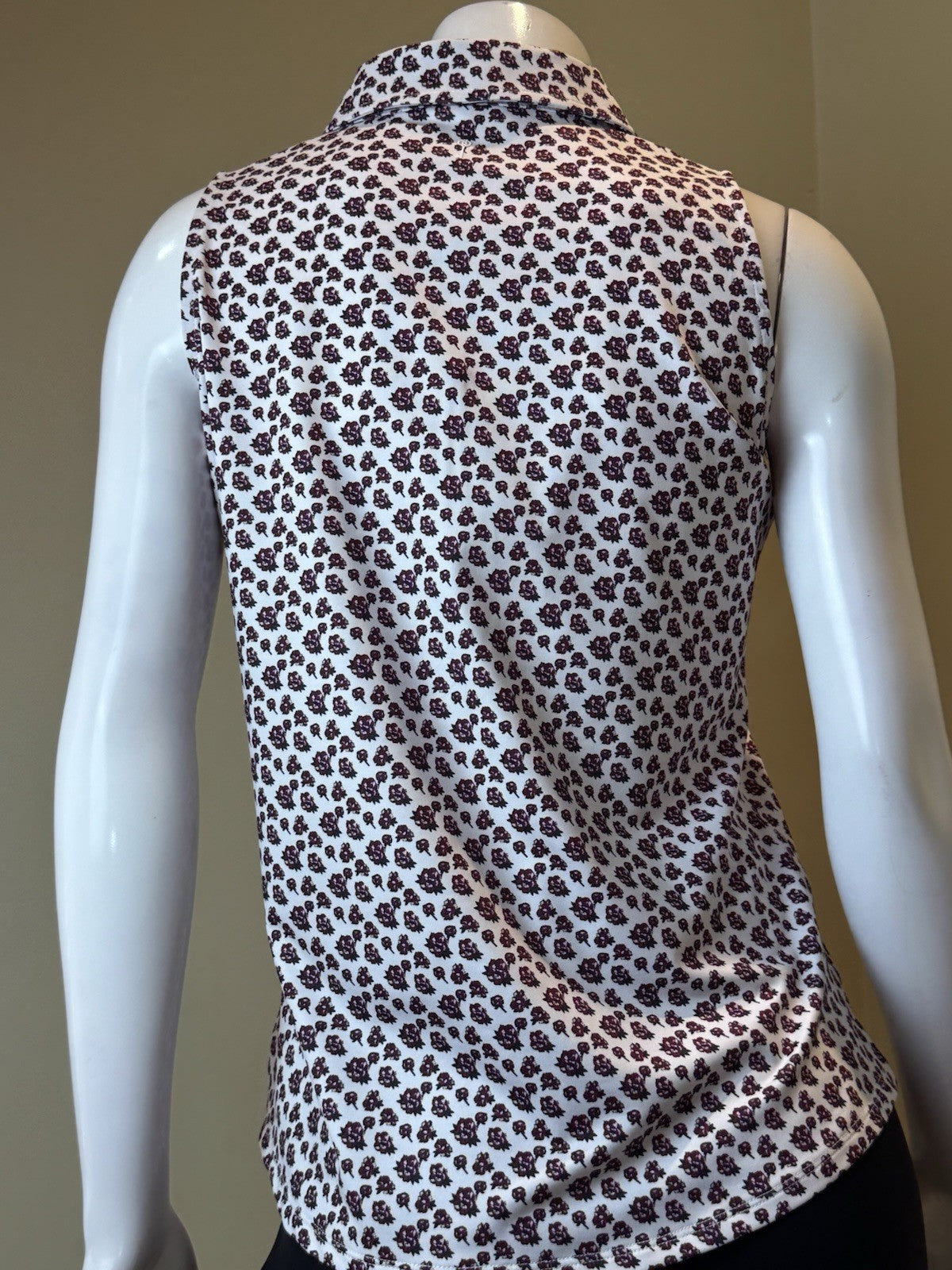 BELYN KEY Women’s Golf Shirt Sz S.    (B.165)