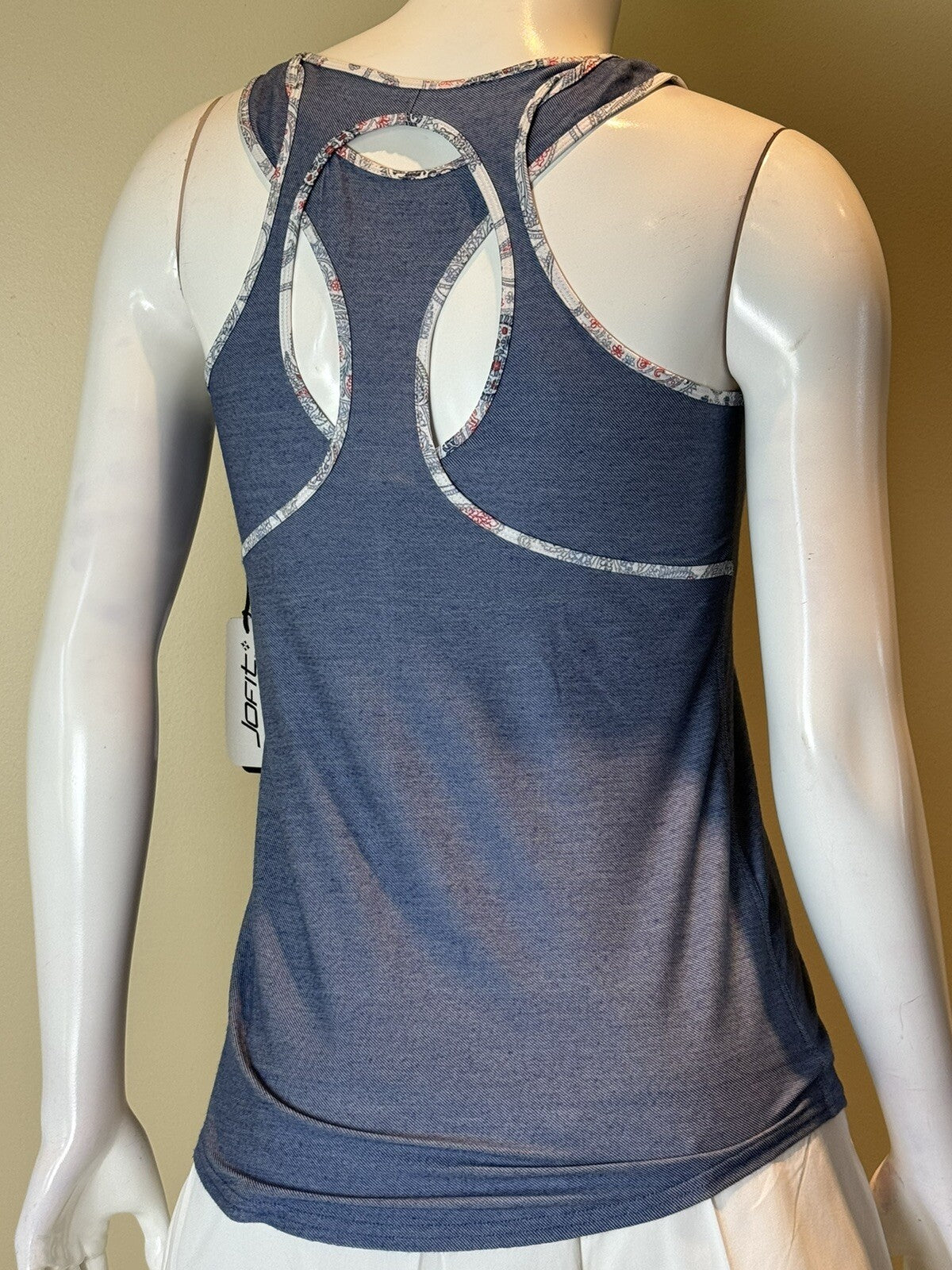 JOFIT Women's Golf Tank/Top Size S.   (B.68)