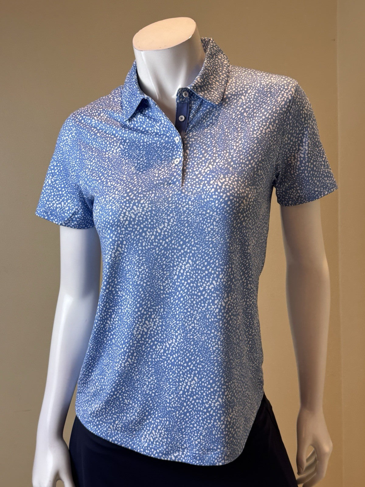 Puma Women’s Golf Shirt Sz S.   (B.165)