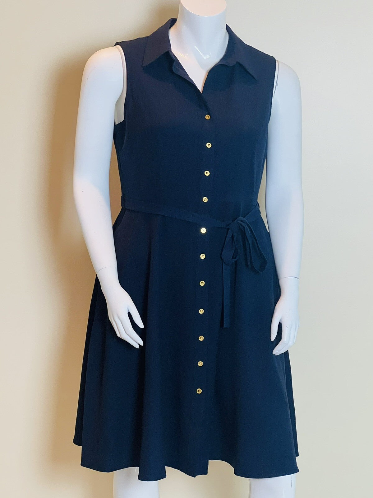 $89 Sharagano Women’s Size 16W Sleeveless Dress        (B.02)