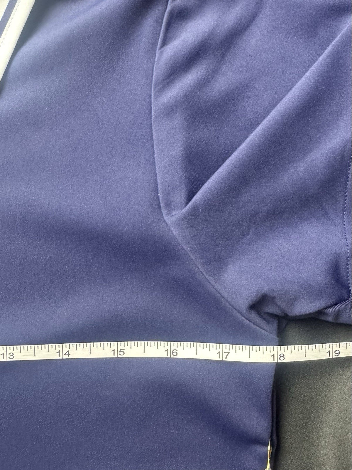 Smith & Quinn Women’s Golf Shirt Size L.      (B.159)