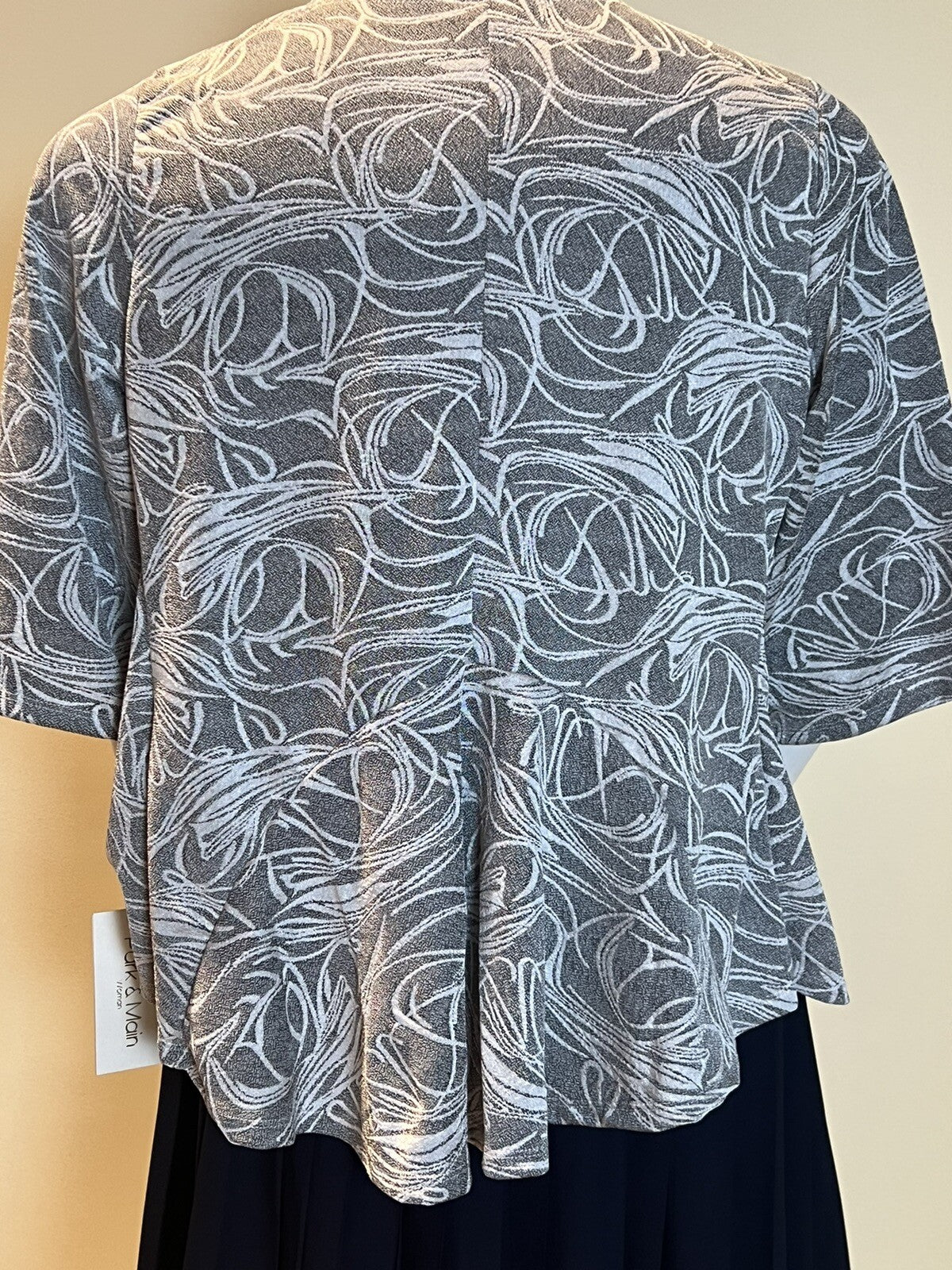 PARK & MAIN Woman Cover-up Blouse Sz 2X Gray Floral Pattern (9)
