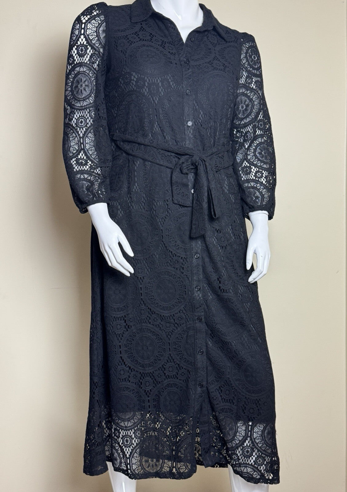 TACERA Women's Black Lace Dress Sz L.    (B.138)