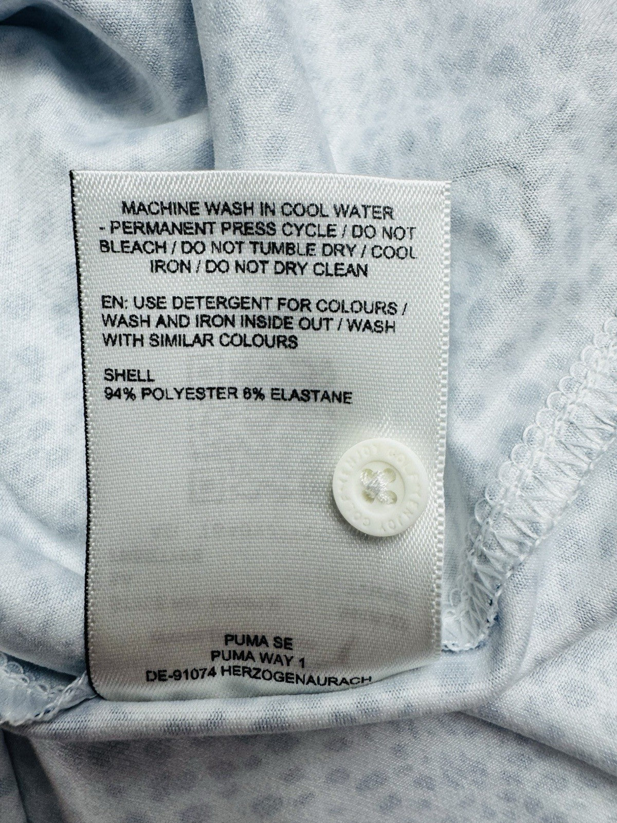 Puma Women’s Golf Shirt Sz S.   (B.174)