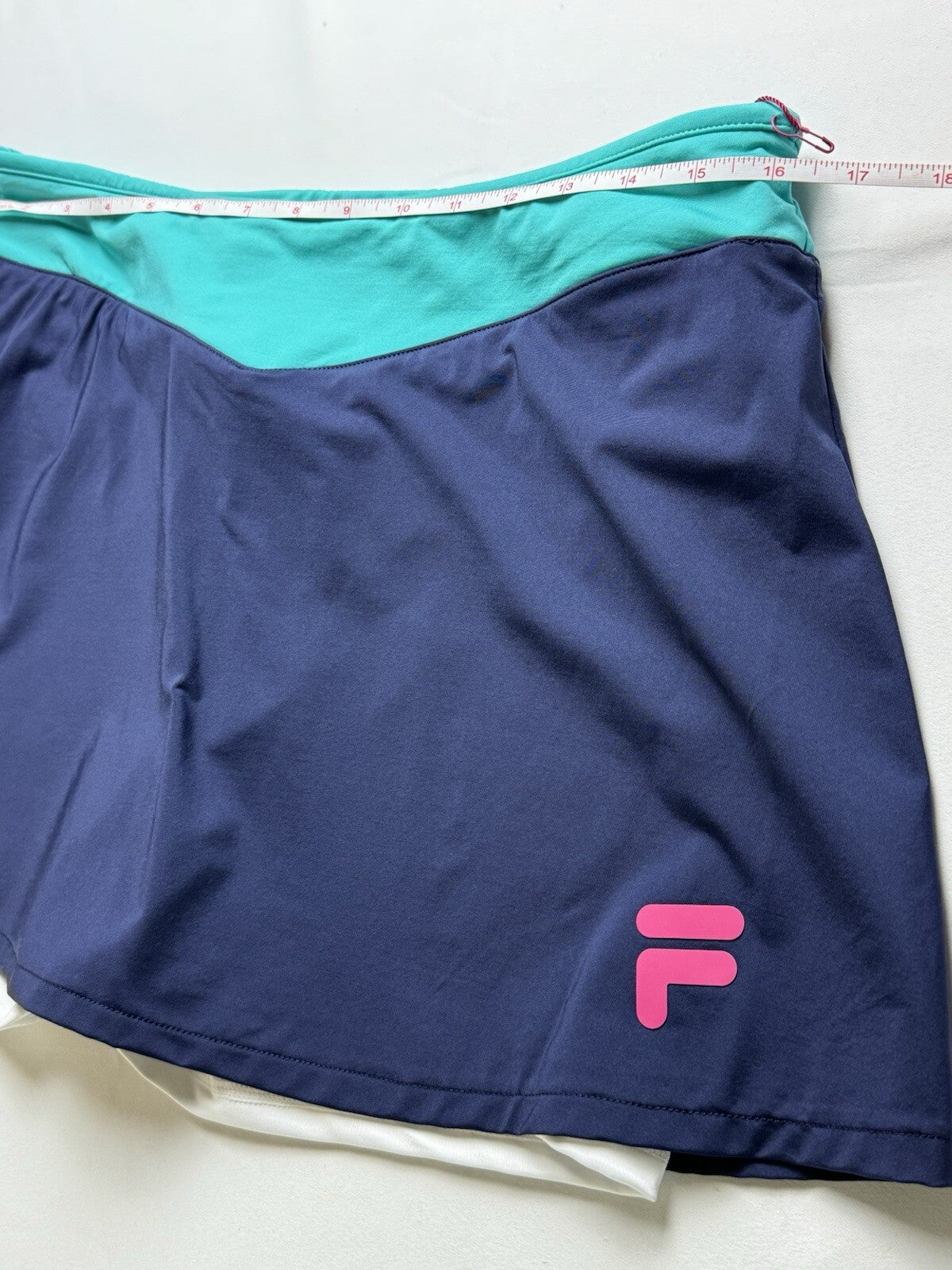 $70 Fila Women's Tennis Golf Skort Size L. (B.53)