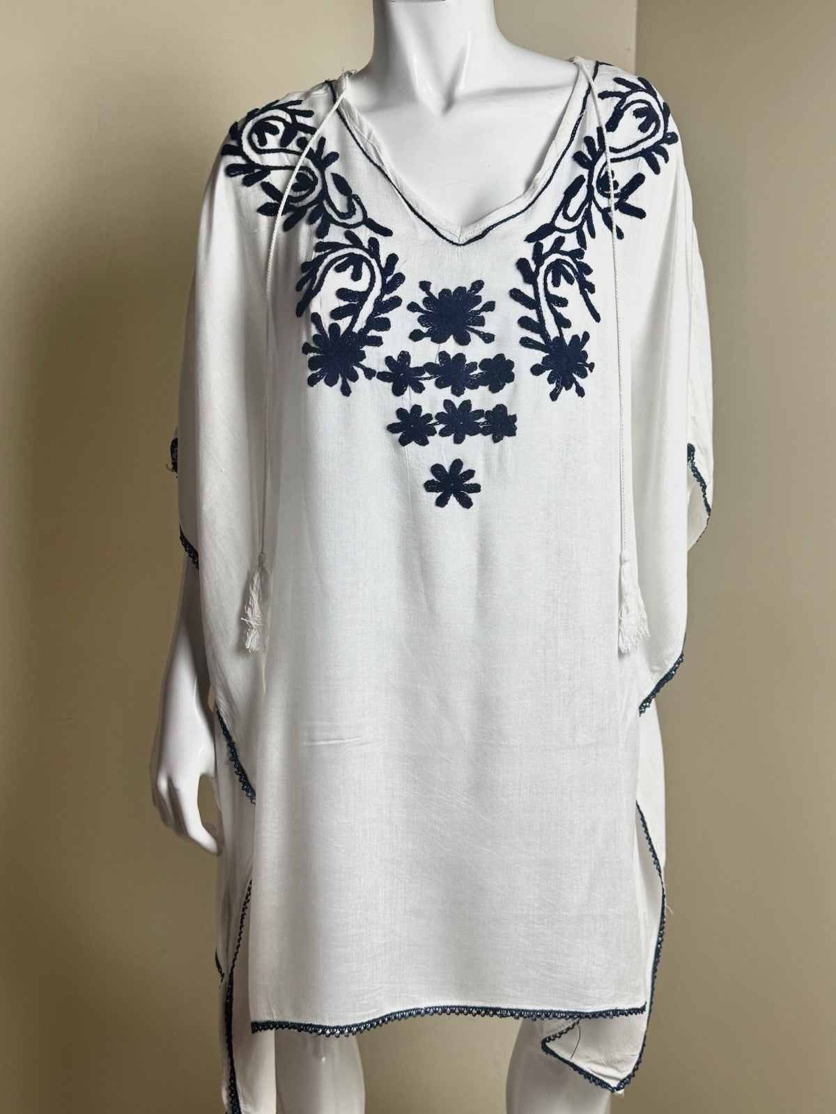 $39 Salty Lemon Women’s Tasseled Swim Cover Up Sz. One Size. (B.173)