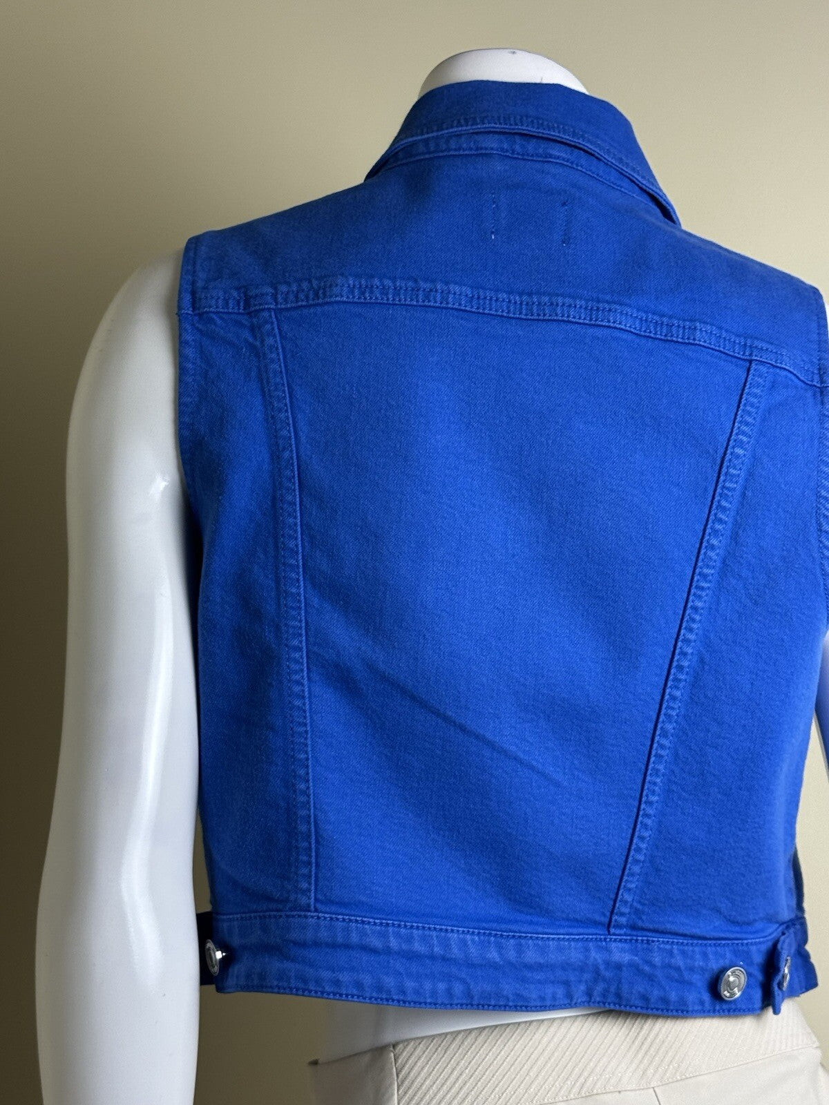 $108 Guess Women’s LEANDRA Denim Crop Top Sz XL. (B.141)