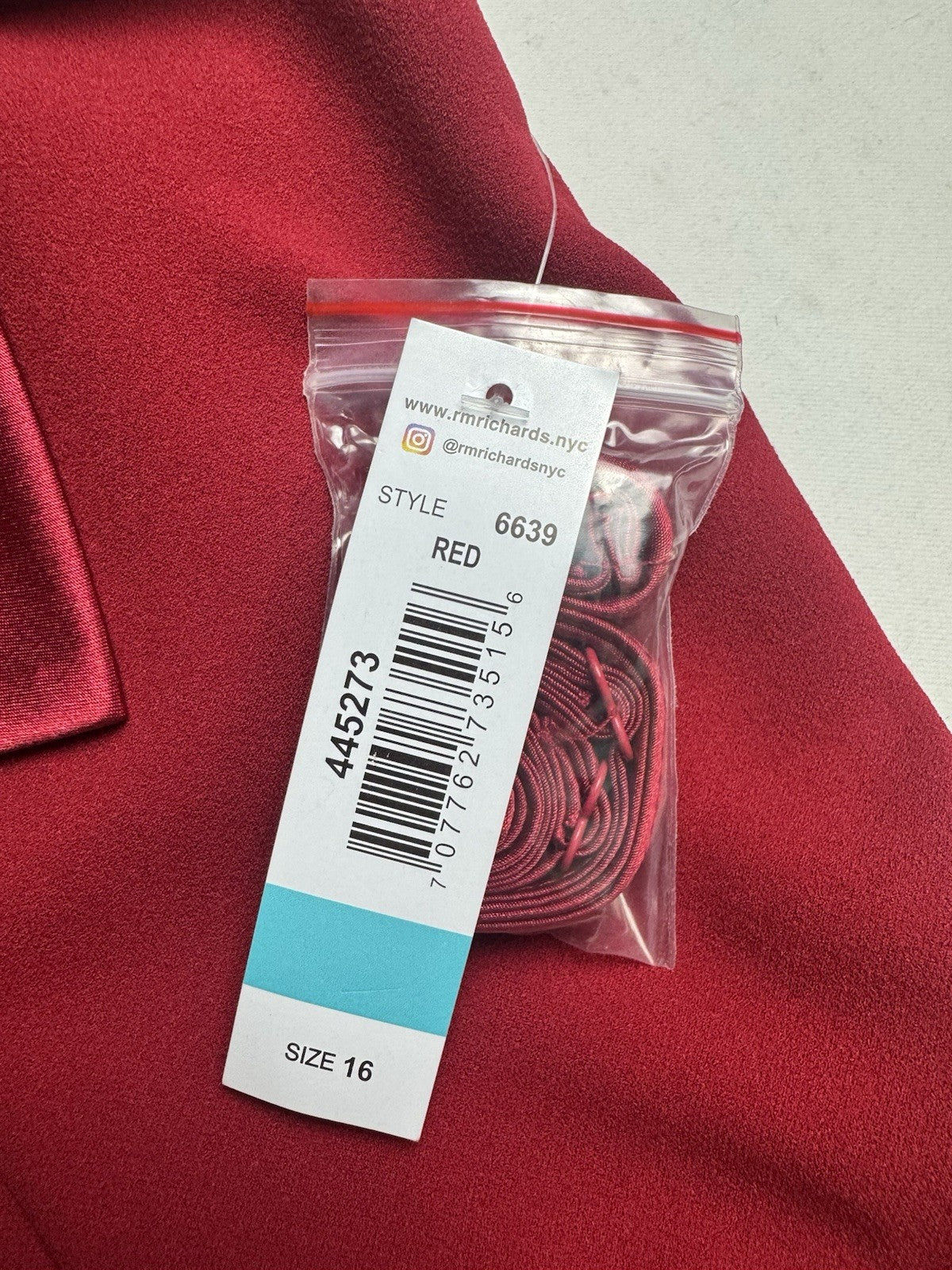 R&M RICHARDS Women’s Shift Red Dress Sz 16.    (B.111)