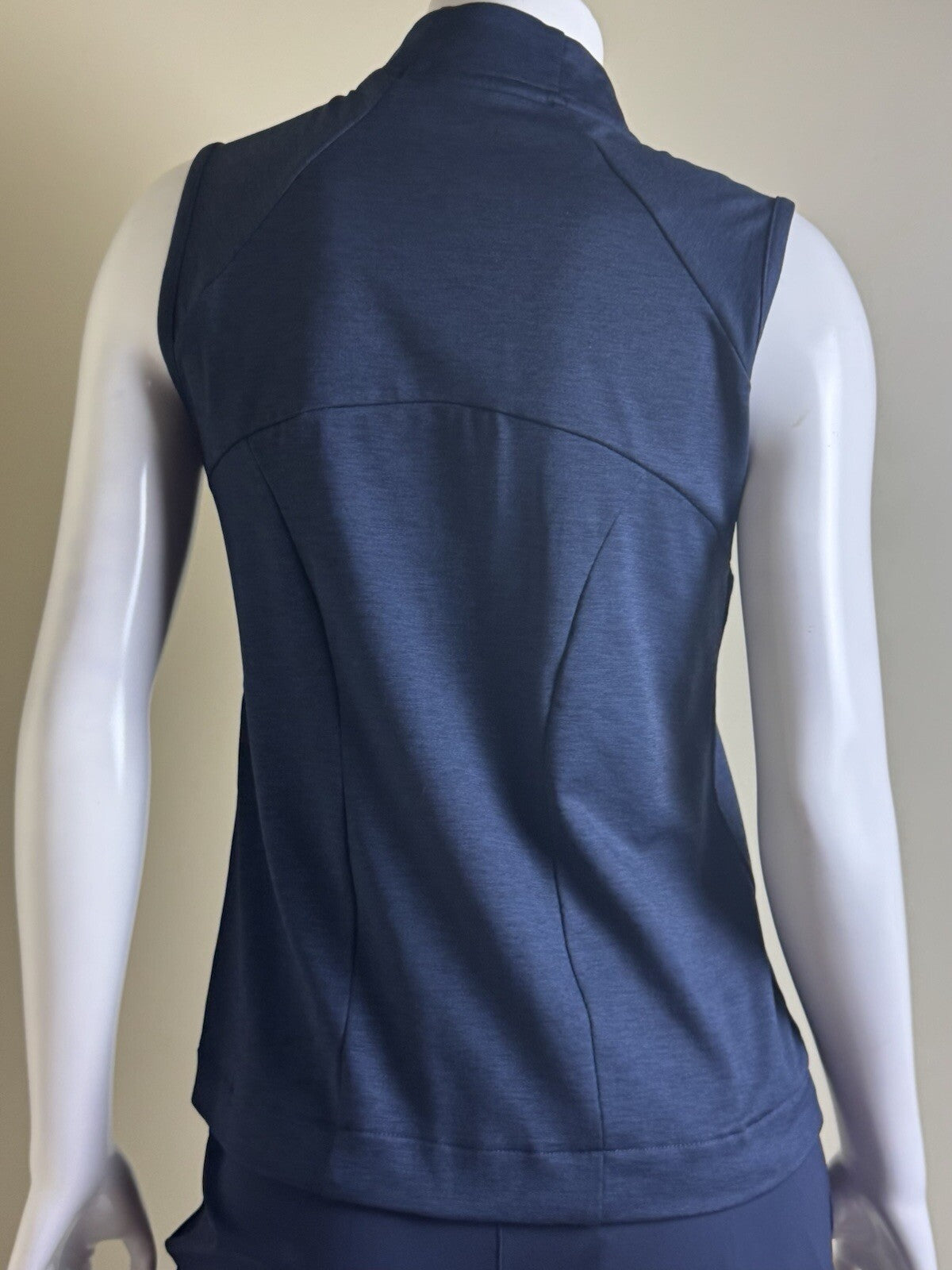 Puma Women’s Golf Navy VEST Sz S.    (B.110/2)