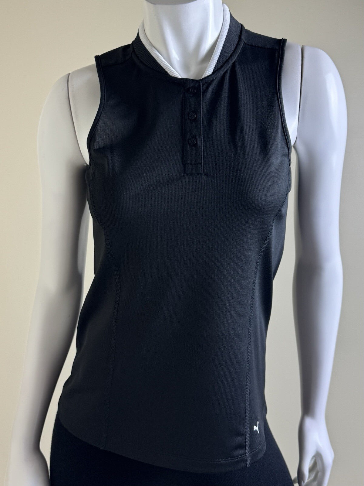 Puma Women’s Golf Shirt Sleeveless Sz S.  (B.130/1)