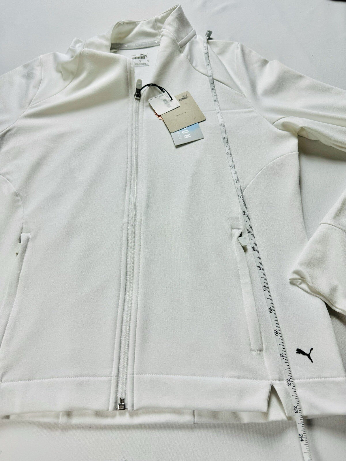 PUMA Women's White Jacket Pockets Sz S.  (B.112)