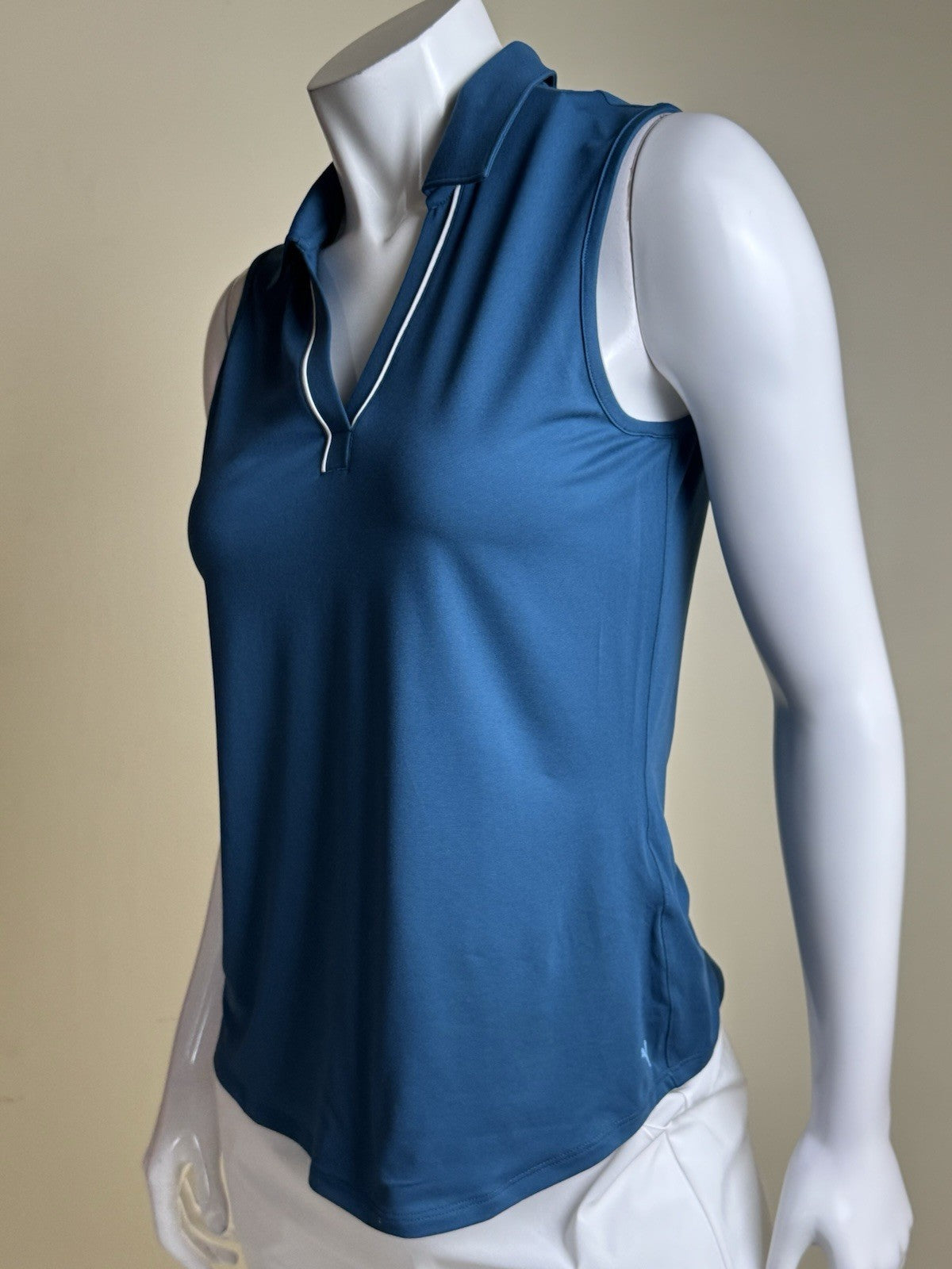Puma Women’s Golf Shirt Sz S.   (B.185/1)