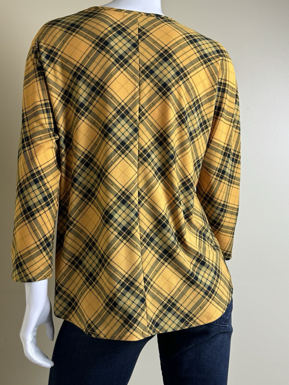 89th + Madison Women's Plaid Yellow Blouse Size L. (B.92)