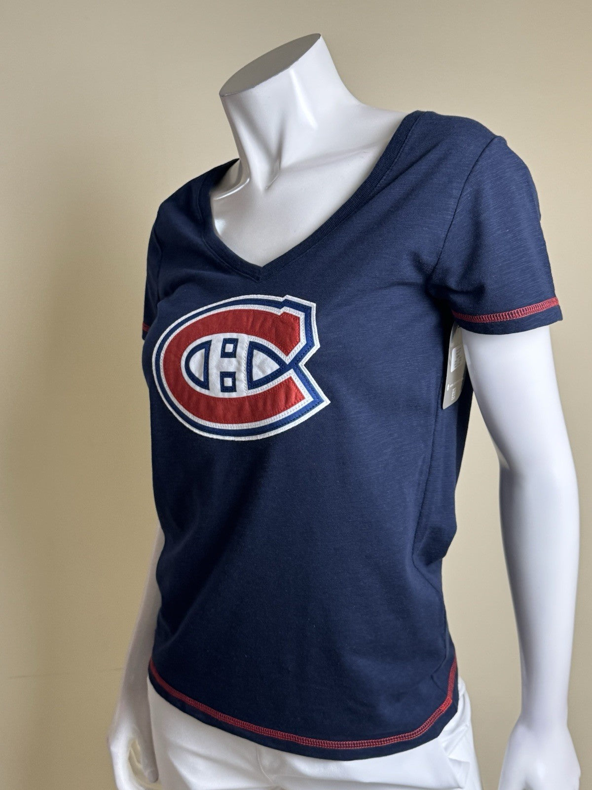 LeverWear Women's Canadiens Logo shirt Sz M   (B.170)
