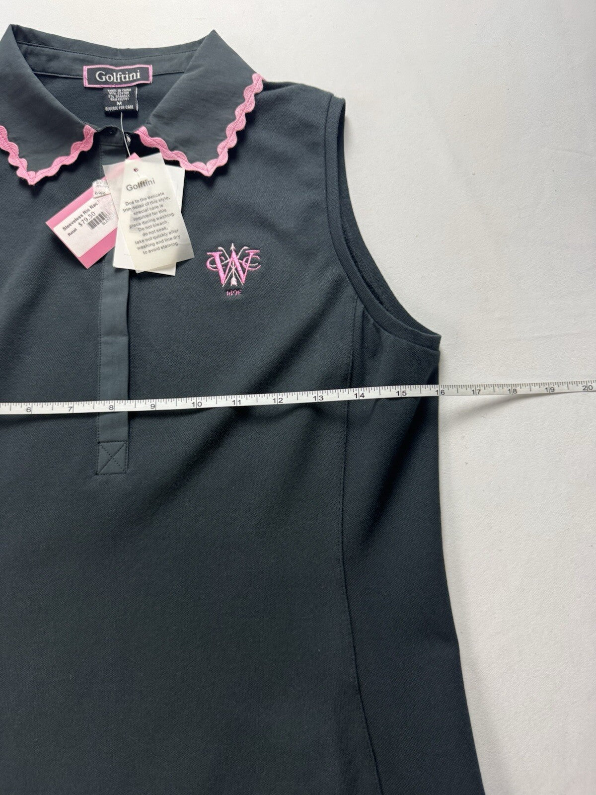 Golftini Women’s Golf shirt Sz M.   (B.139)