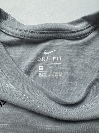 Nike Dri-fit Women’s Golf Shirt Sz M.    (B.134/1)