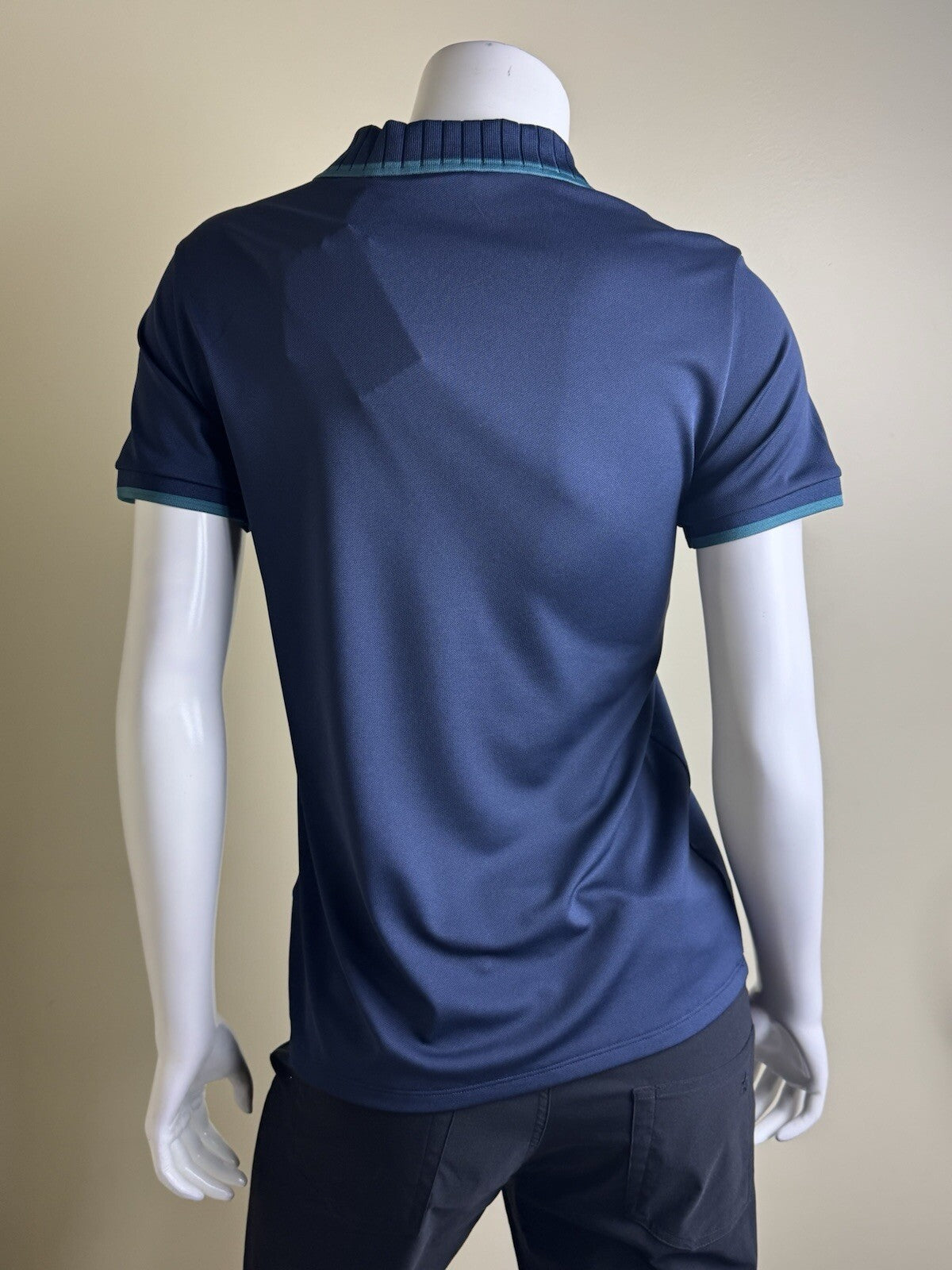 Puma Women’s Golf Shirt Navy Sz S.   (B.128/5)