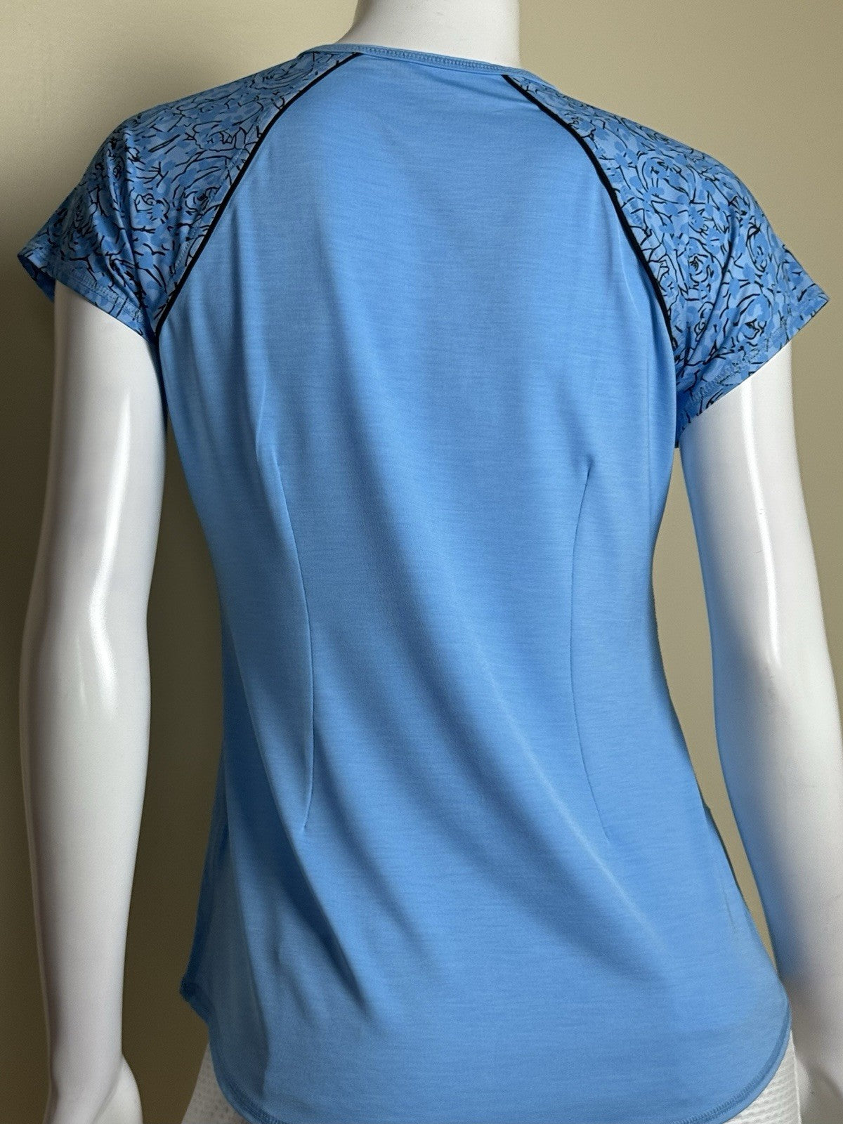 JOFIT WOMEN'S GOLF SHIRT Sz S.         (B.174)