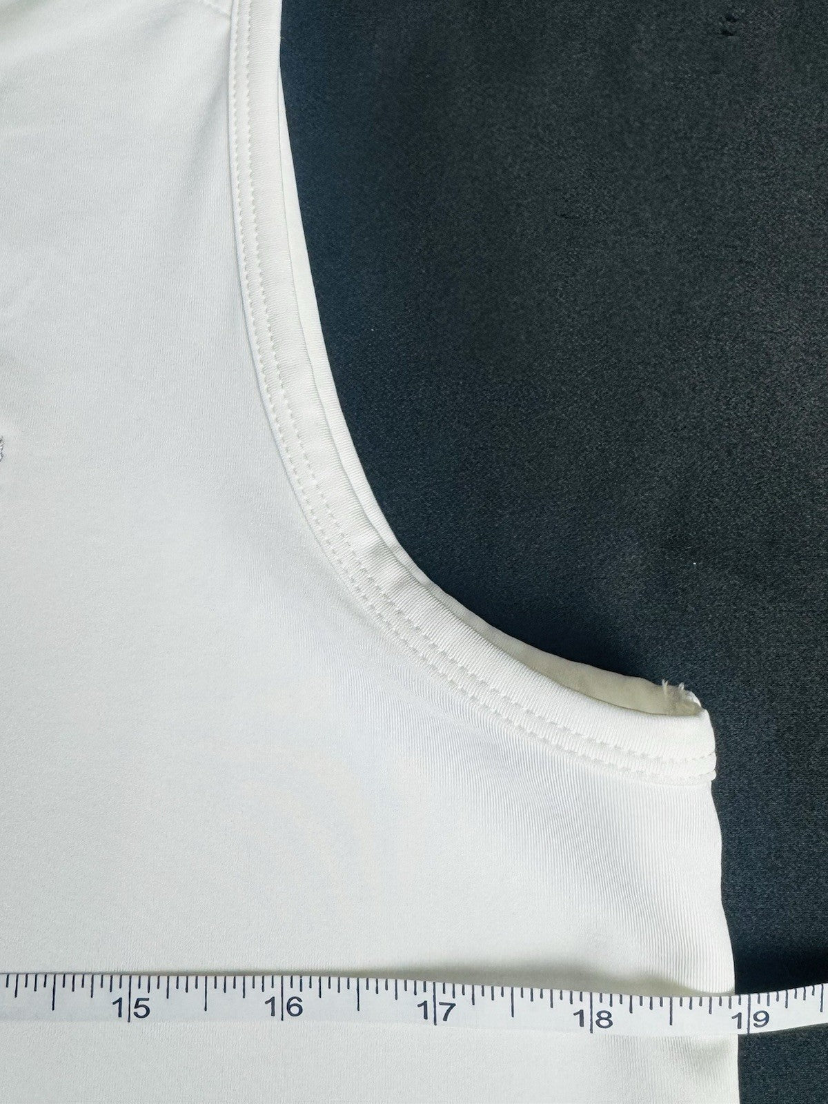 Adidas Women’s Golf Shirt Sz L    (B.174)