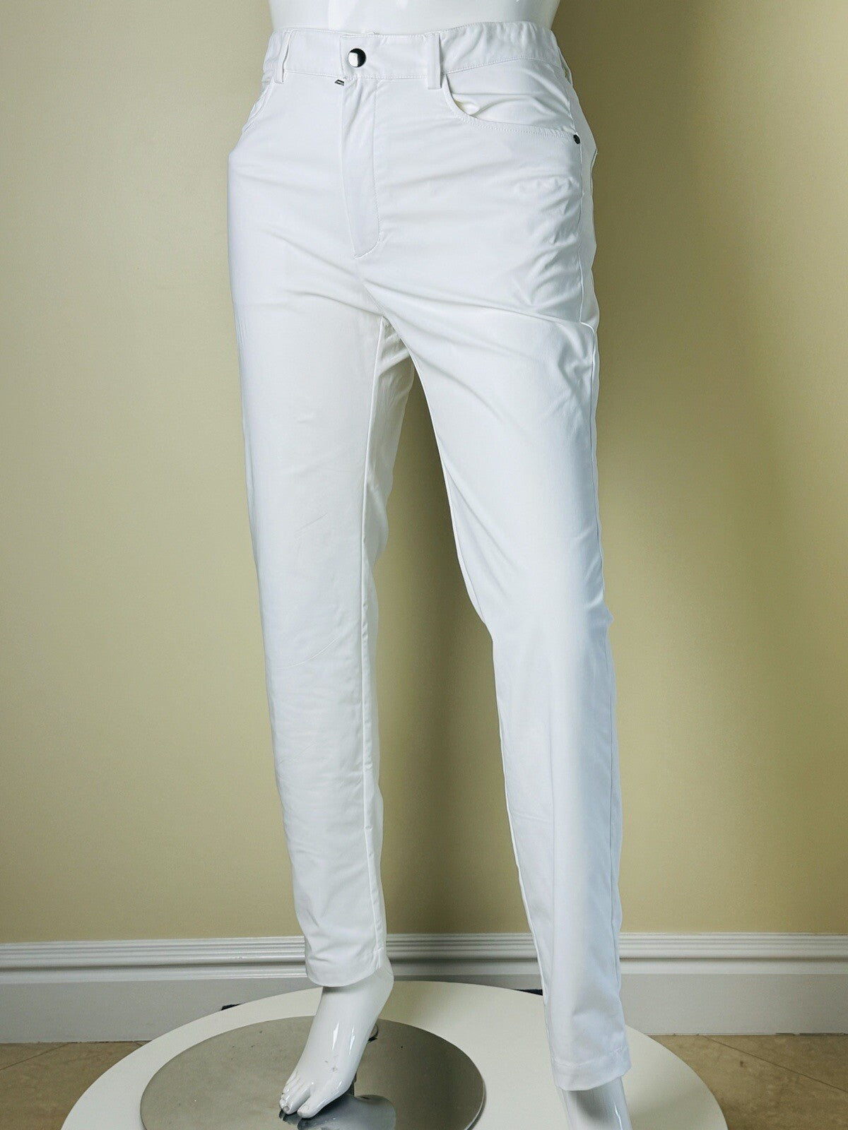 Brendratti Women’s White Golf Pants Sz 18 Ital 54.  (B.07)