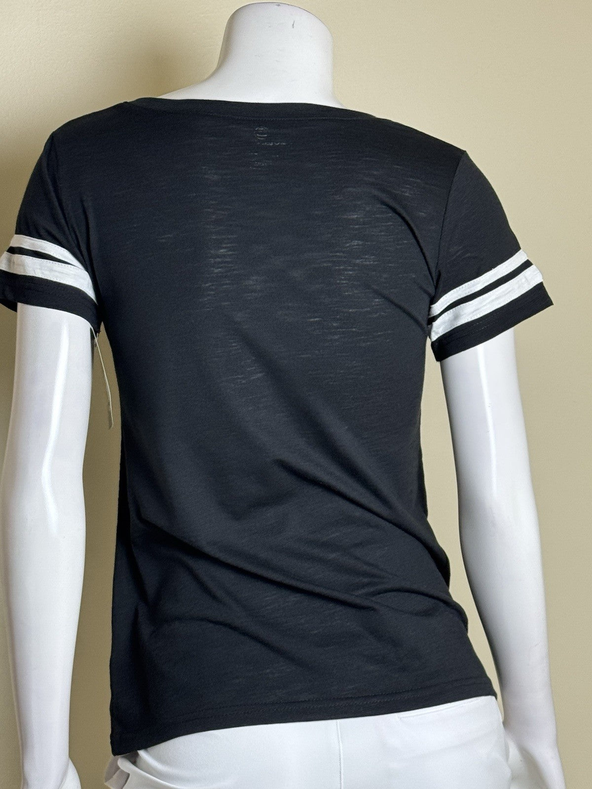 LeverWear Women's Chicago Blackhawks Logo shirt Sz M   (B.170)