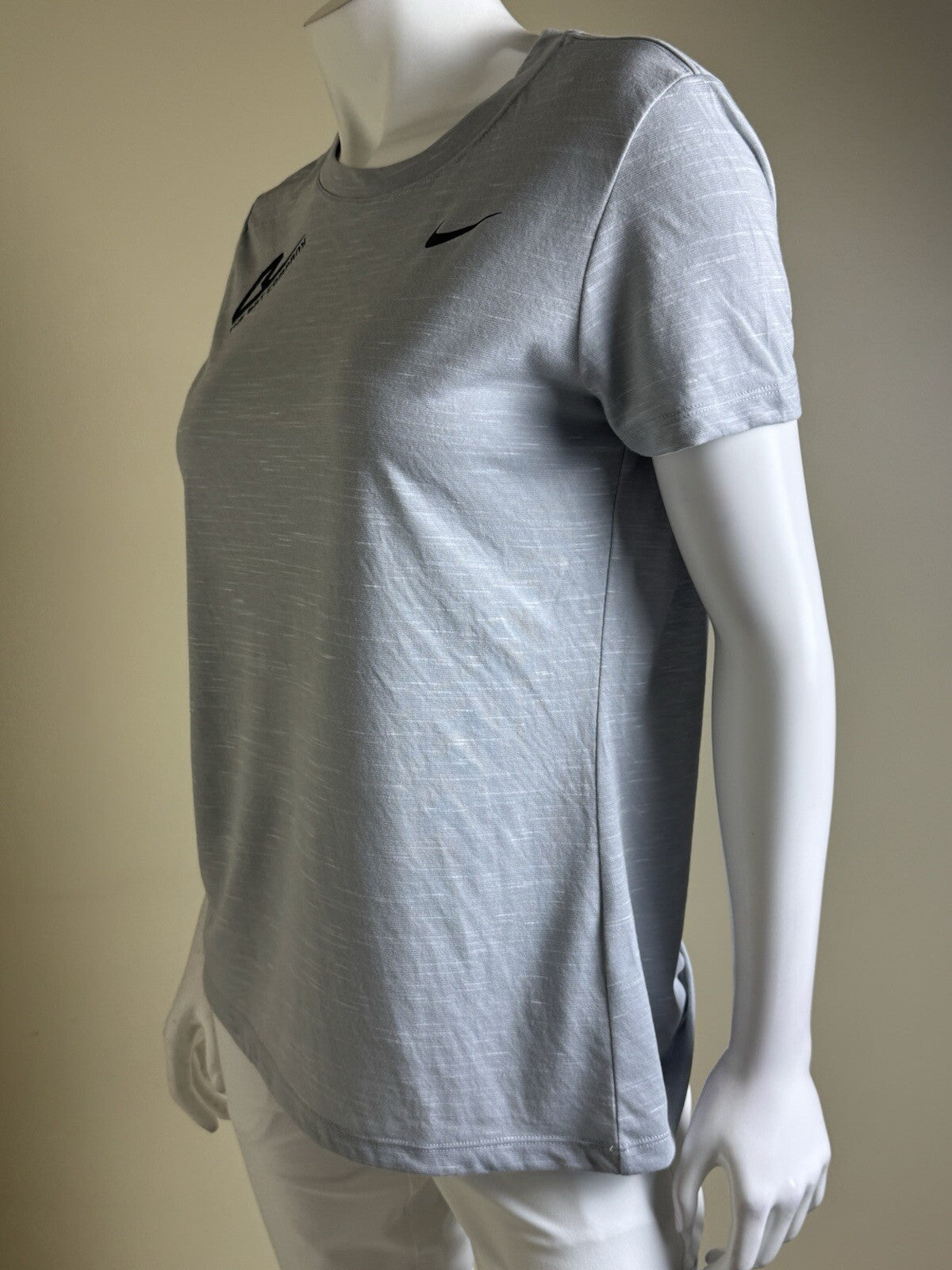 Nike Dri-fit Women’s Golf Shirt Sz M.    (B.134/1)