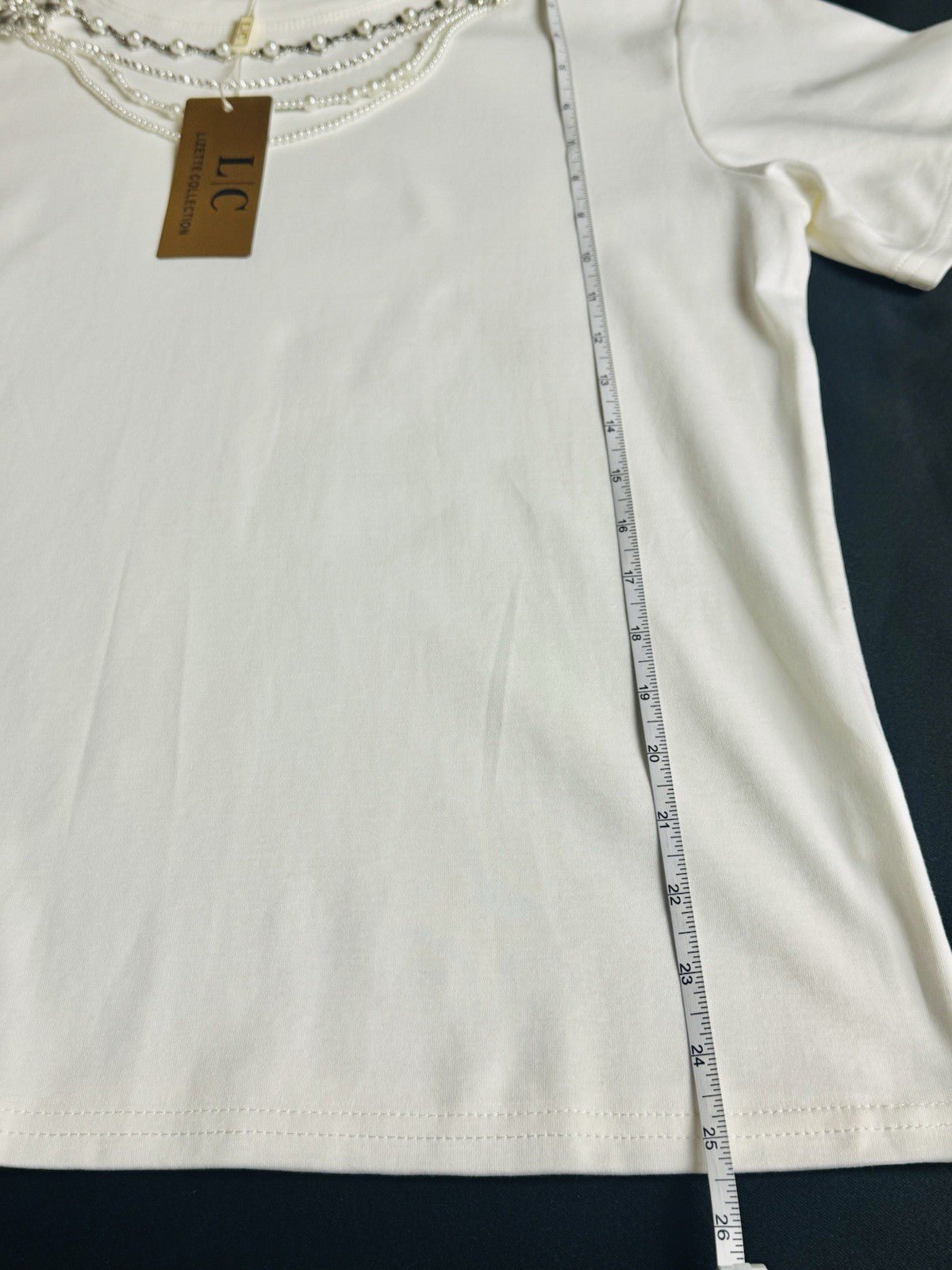 L/C Lizette Collection Ivory Rhinestones Women’s Shirt Sz M.     (B.181)