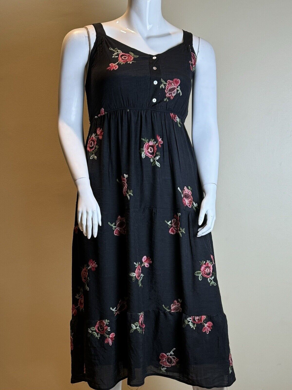 Kindred Women’s Maxi Size XL Black Flora.  (50)