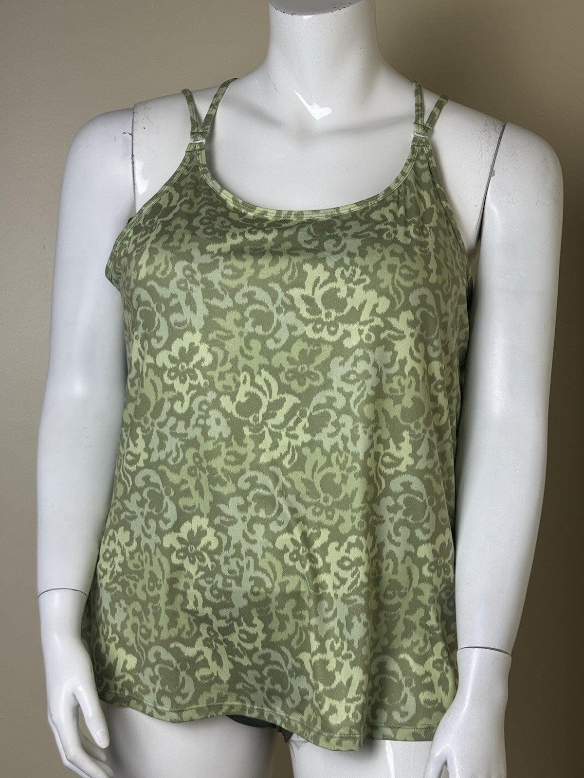 $62 Nike Women’s Green Tank Top TRAINNG Sz 1X.      (B.151)