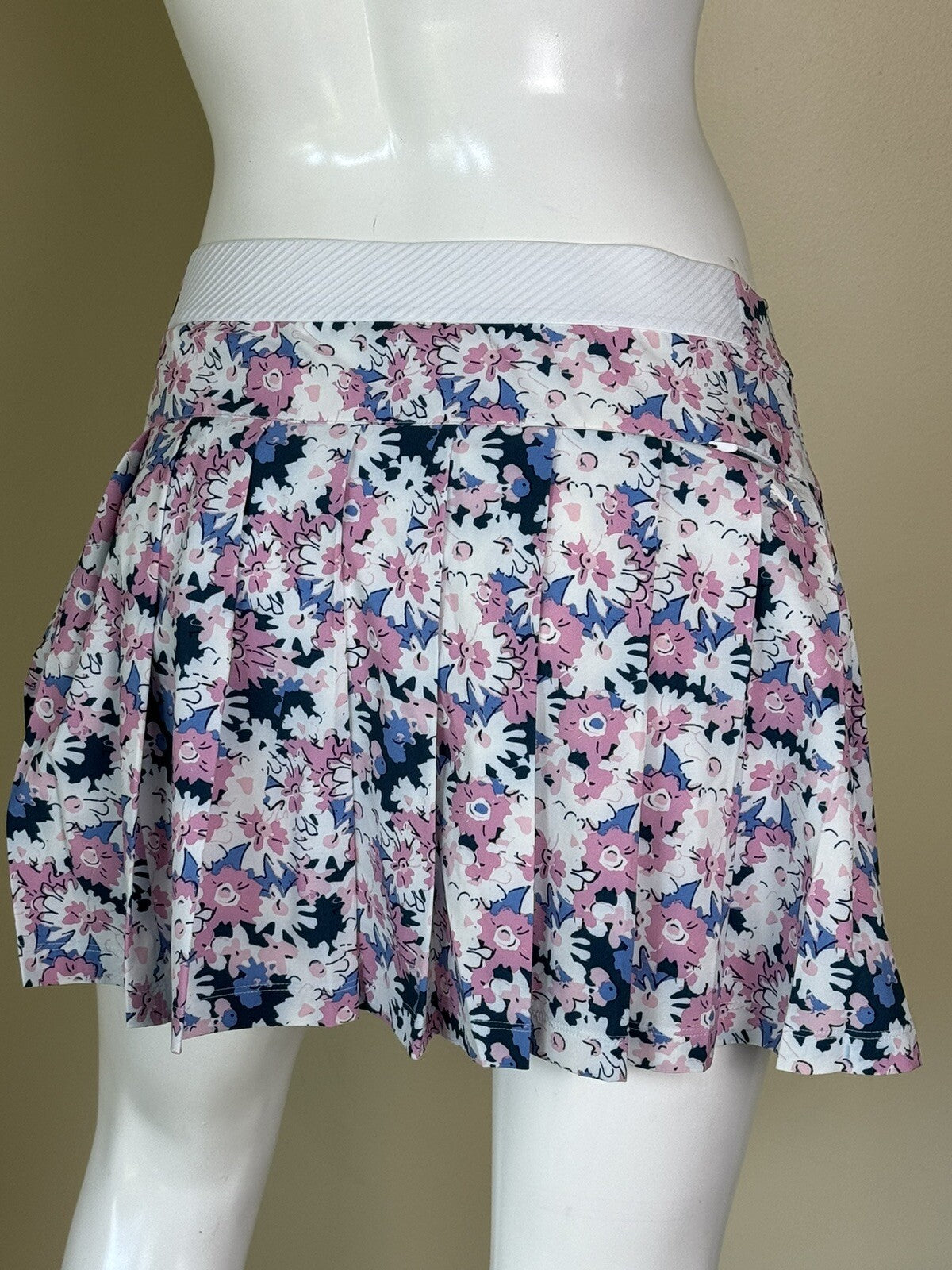 Puma Women’s Golf Skirt Skort Sz S . (B.02/1)