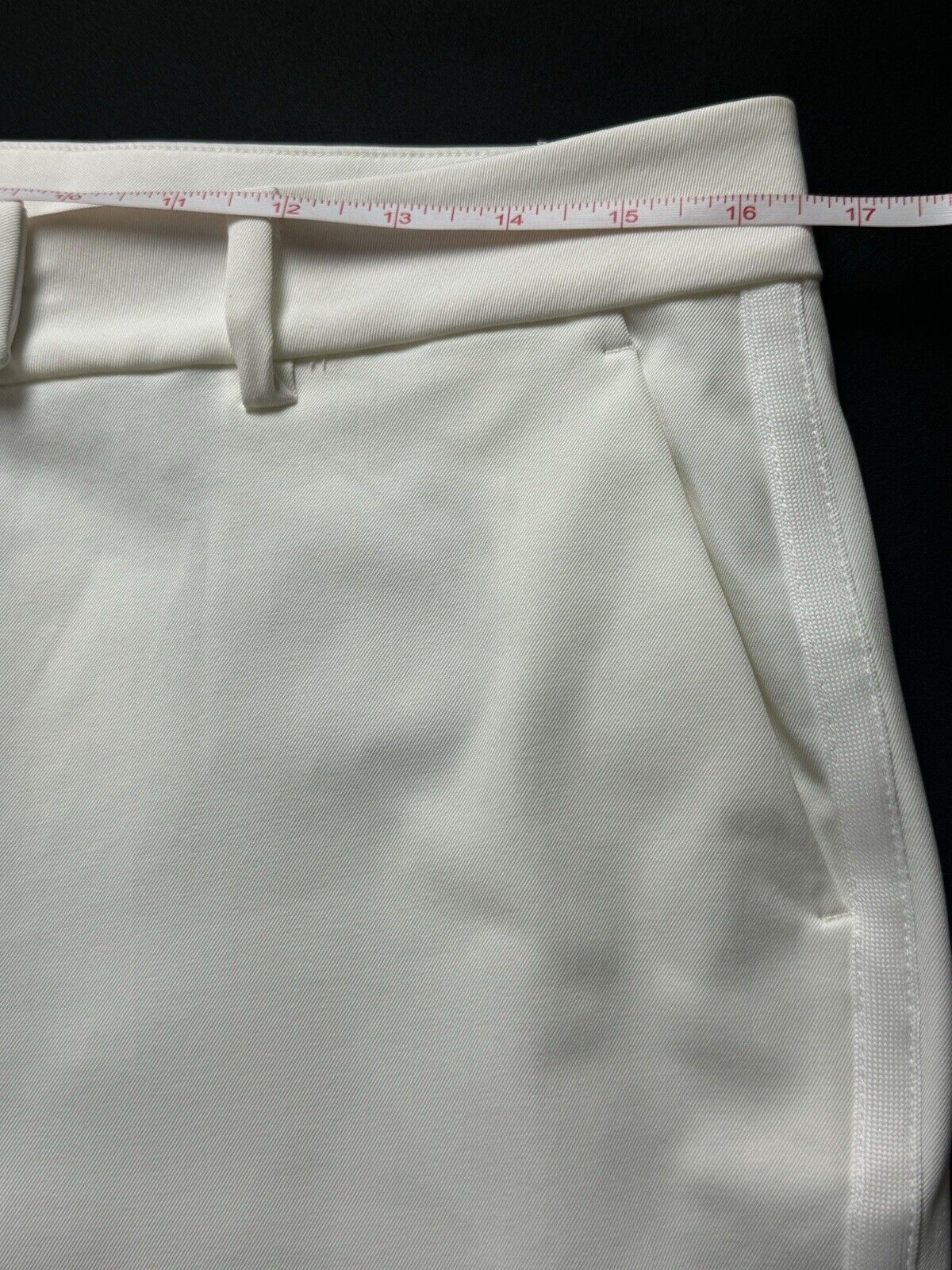 $195 G/Fore Women’s White Golf Pants Sz 10. (B.80)