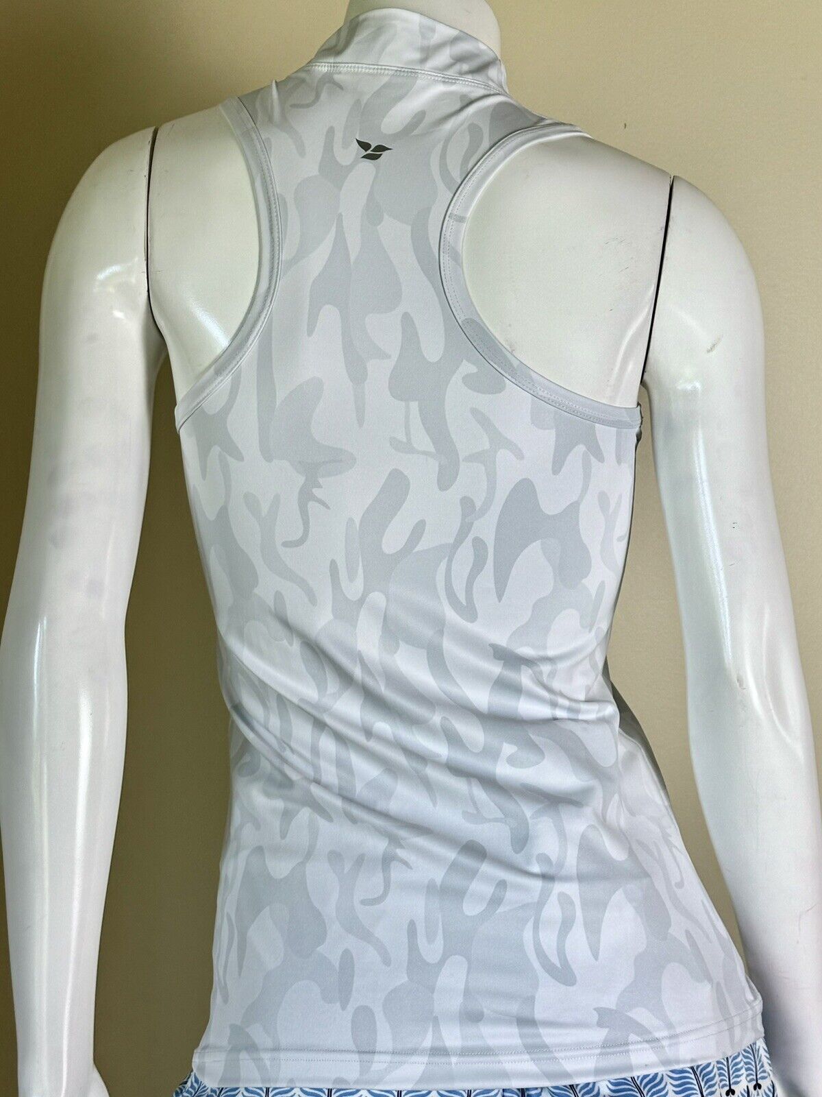 Calliope Women's Golf Shirt White Top Sz XS. (69)