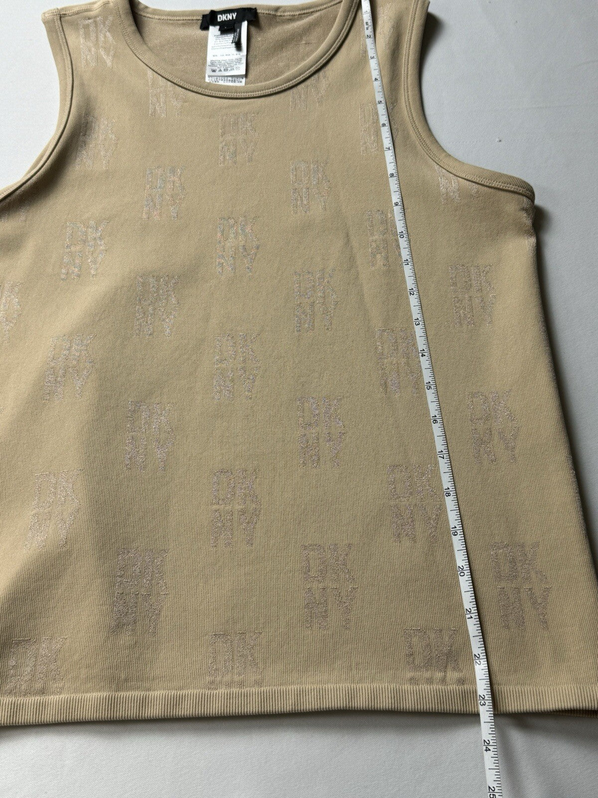 DKNY Women’s Sleeveless Top Sz L.  (B.93)