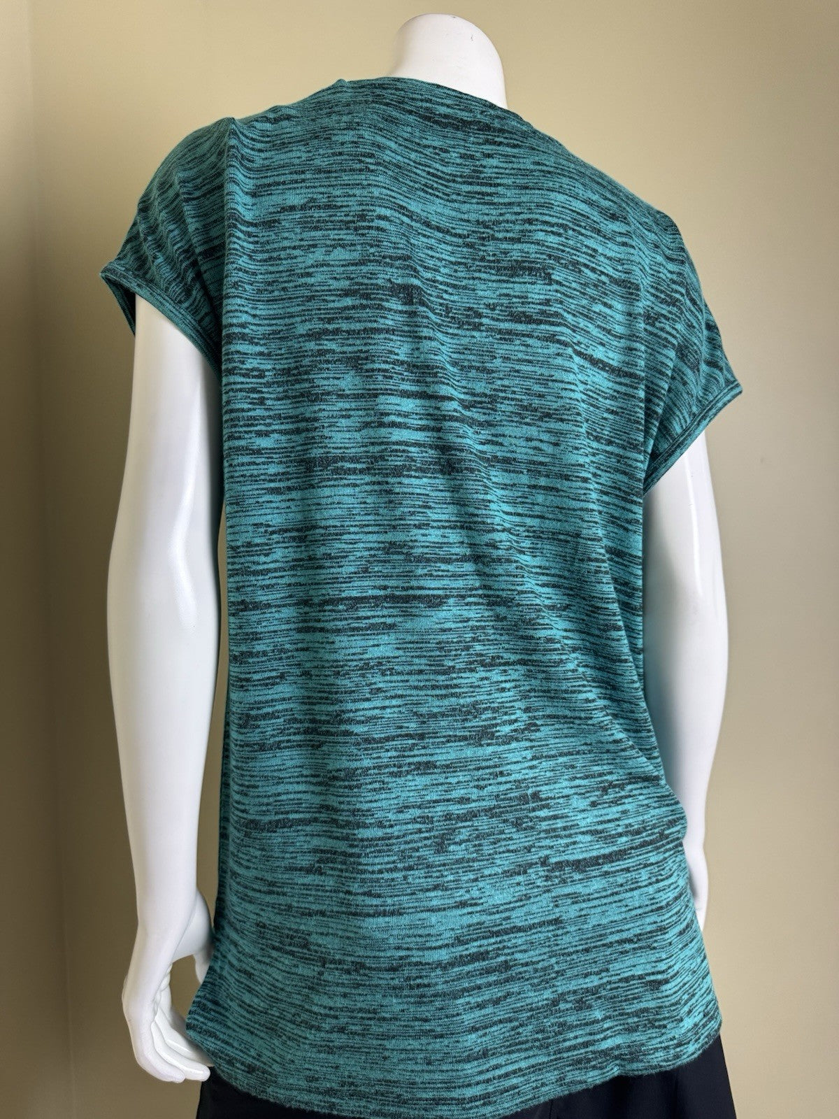 LeverWear Women's Golf shirt Sz M   (B.160)