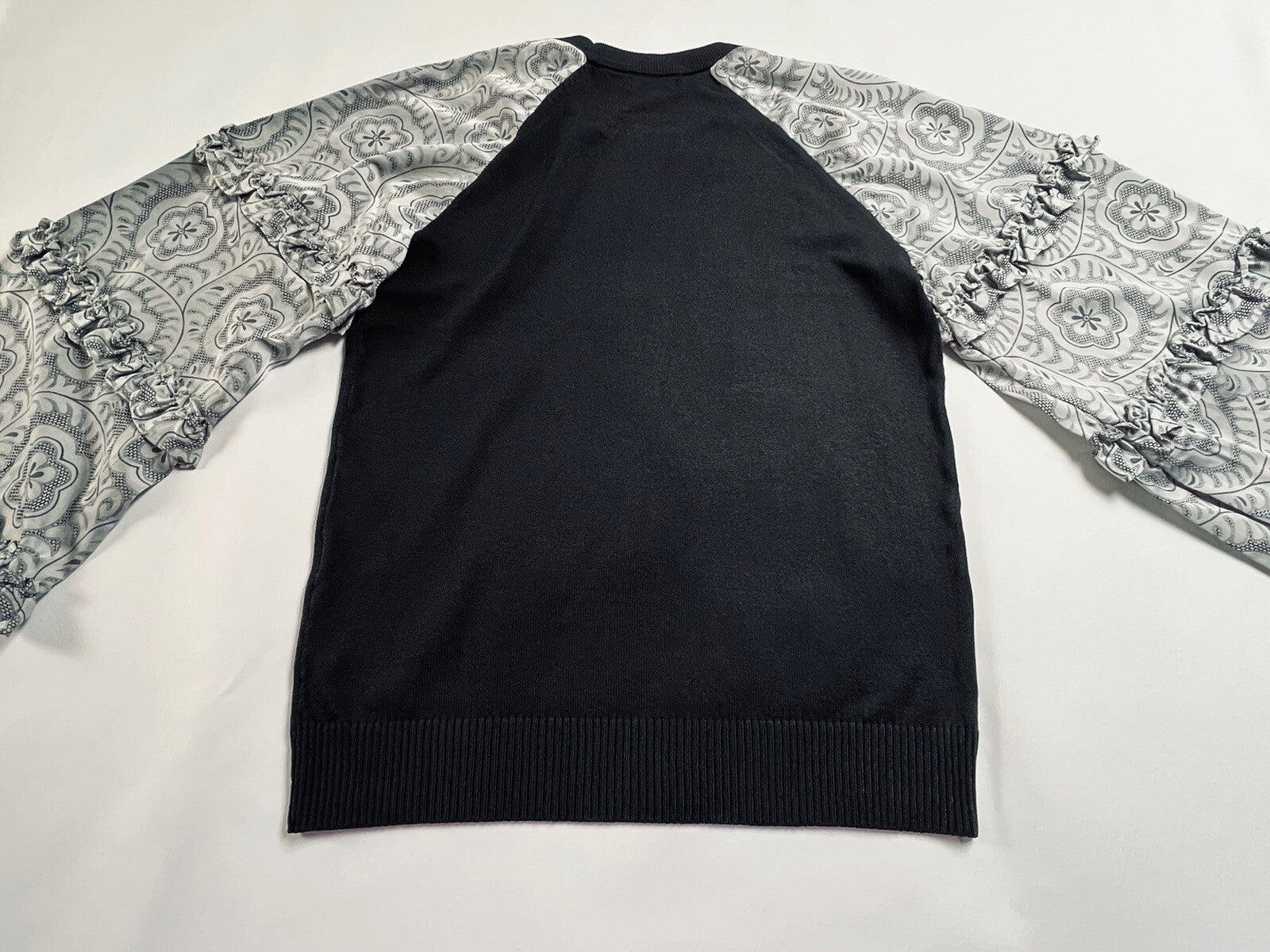 On Twelfth Women’s Long Sleeve Top Blouse Sz M